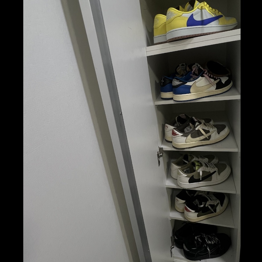 (W) Jordan 1 x Travis Scott Retro Low OG SP Canary, Jordan 1 x Travis Scott Retro Low Golf NRG Neutral Olive 착용 스타일
