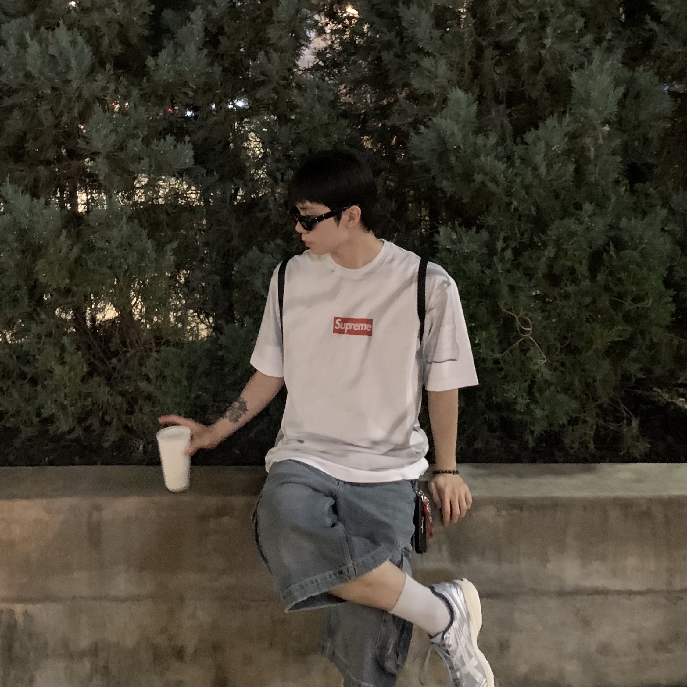 Supreme x MM6 Maison Margiela Box Logo T-Shirt White - 24SS, Asics Gel-1090 Piedmont Grey 착용 스타일 - 1