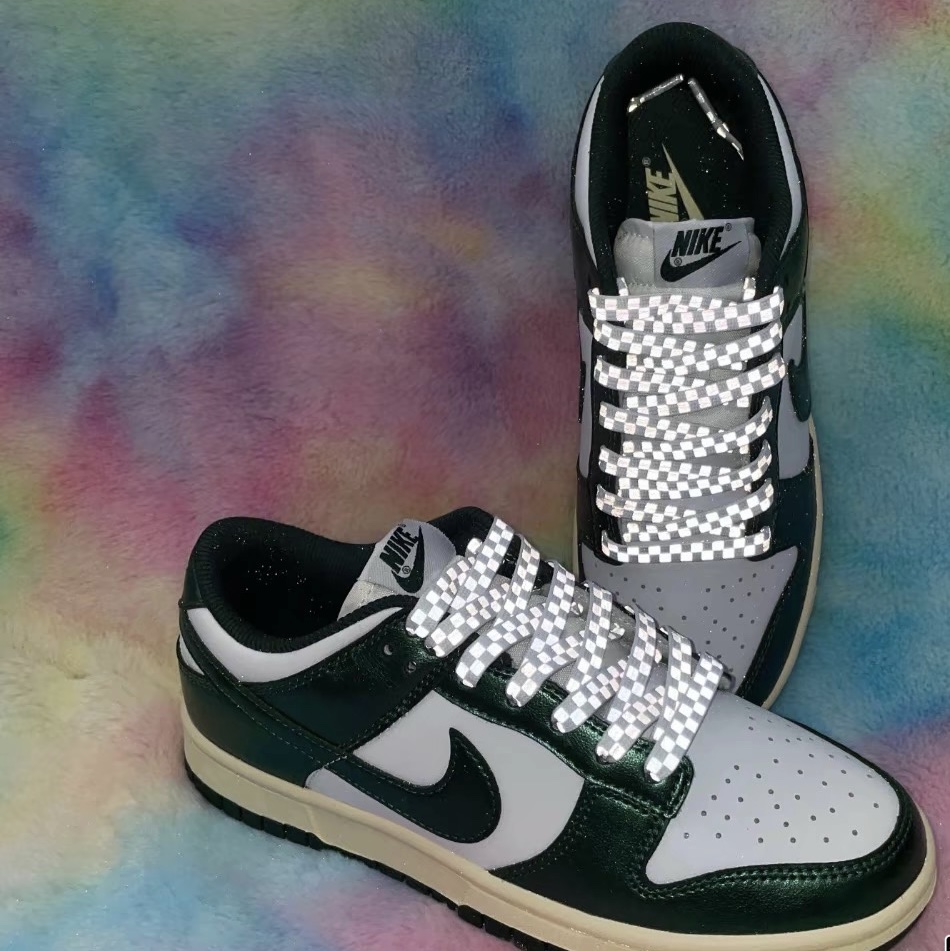 (W) Nike Dunk Low Vintage Green 착용 스타일 - 2