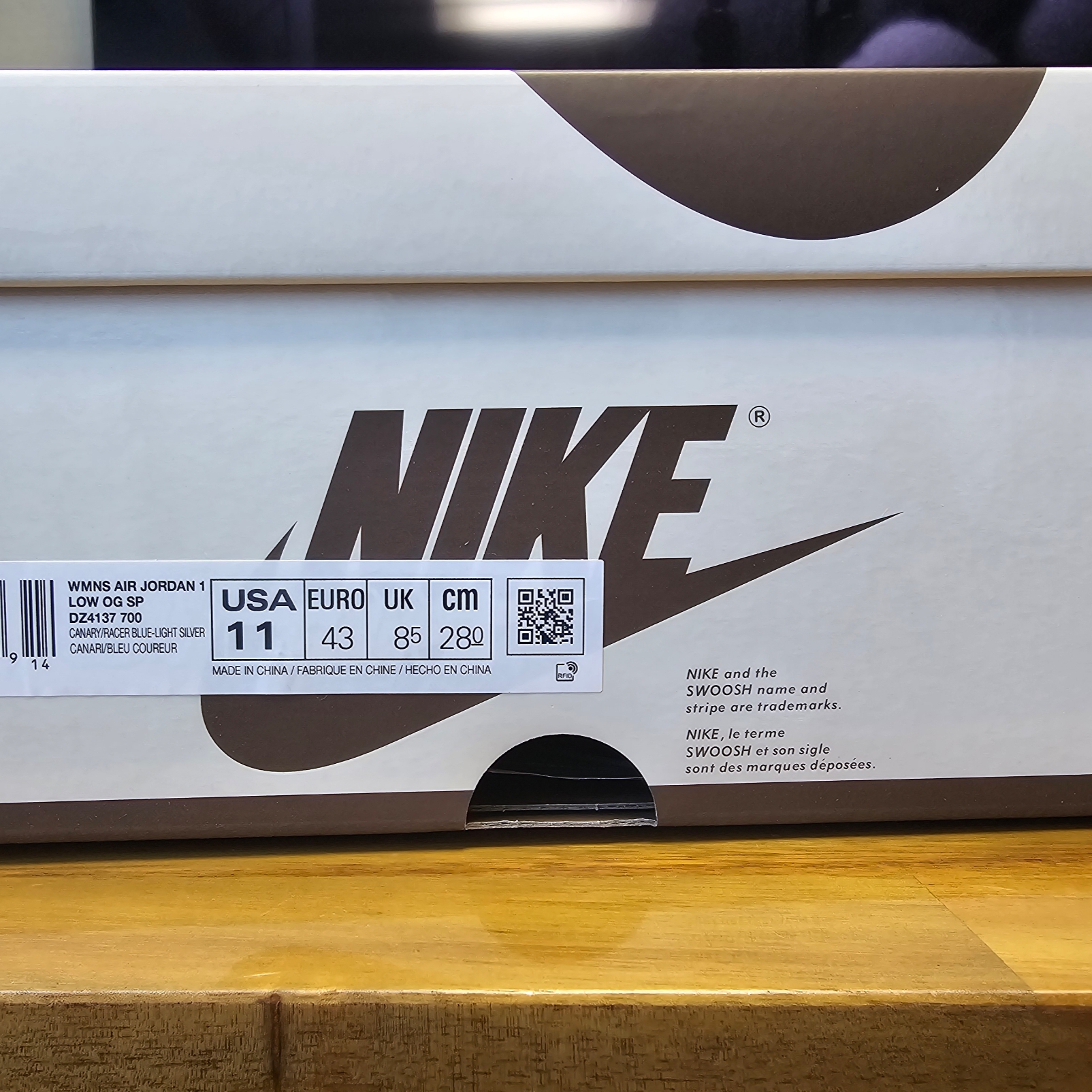 (W) Jordan 1 x Travis Scott Retro Low OG SP Canary 착용 스타일 - 4