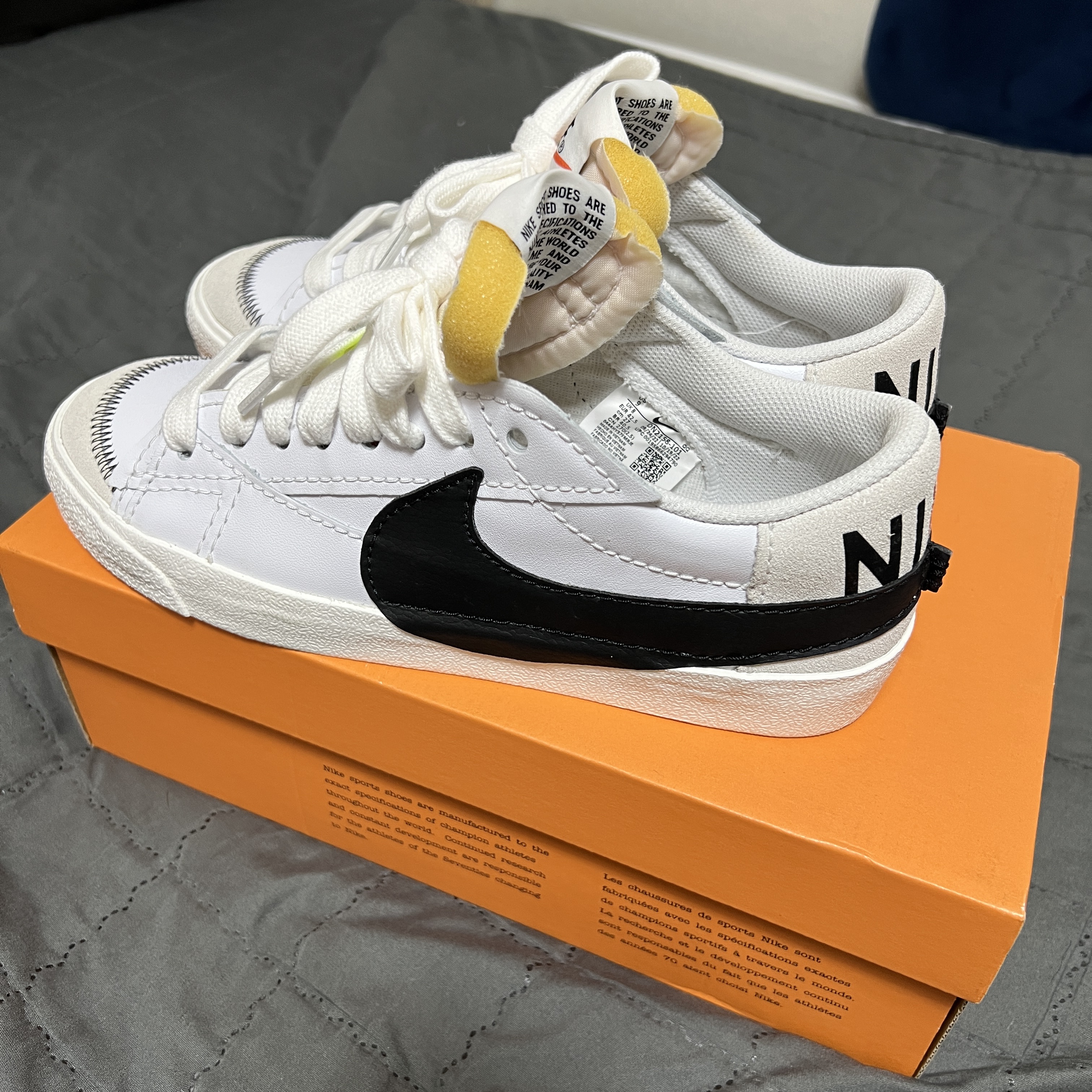 Nike Blazer Low '77 Jumbo White Black 착용 스타일 - 2