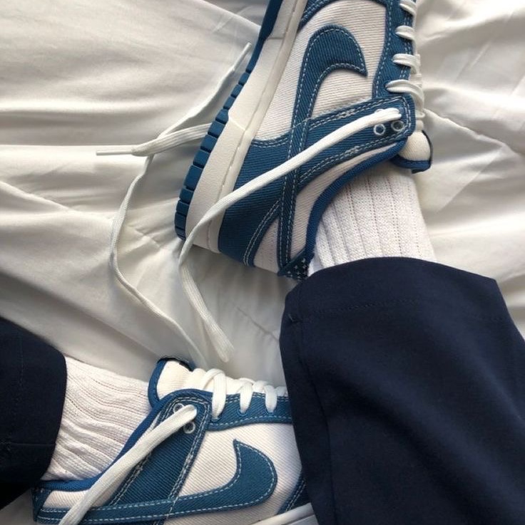 Nike Dunk Low Retro SE Industrial Blue 착용 스타일