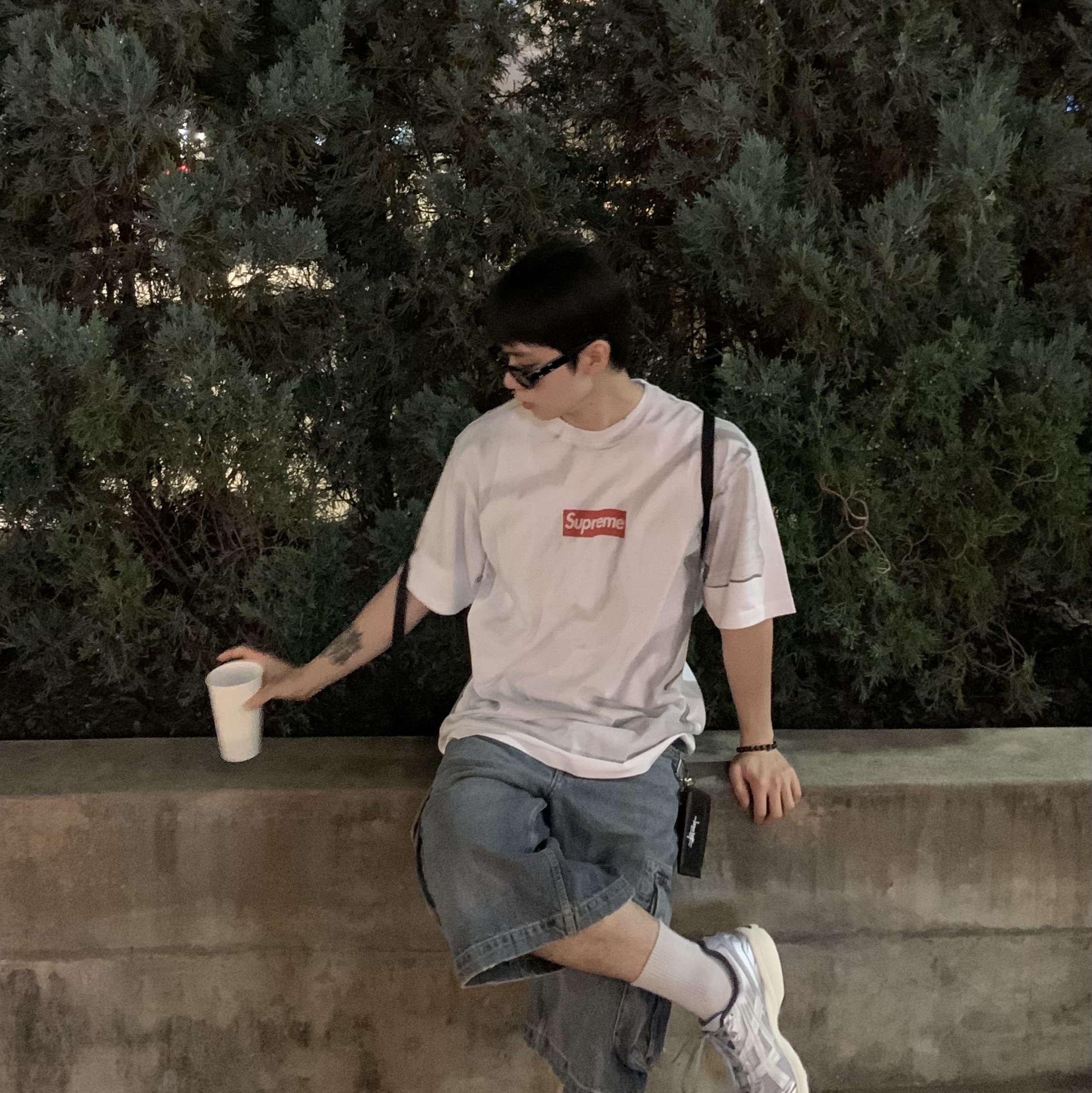Supreme x MM6 Maison Margiela Box Logo T-Shirt White - 24SS, Asics Gel-1090 Piedmont Grey 착용 스타일 - 3