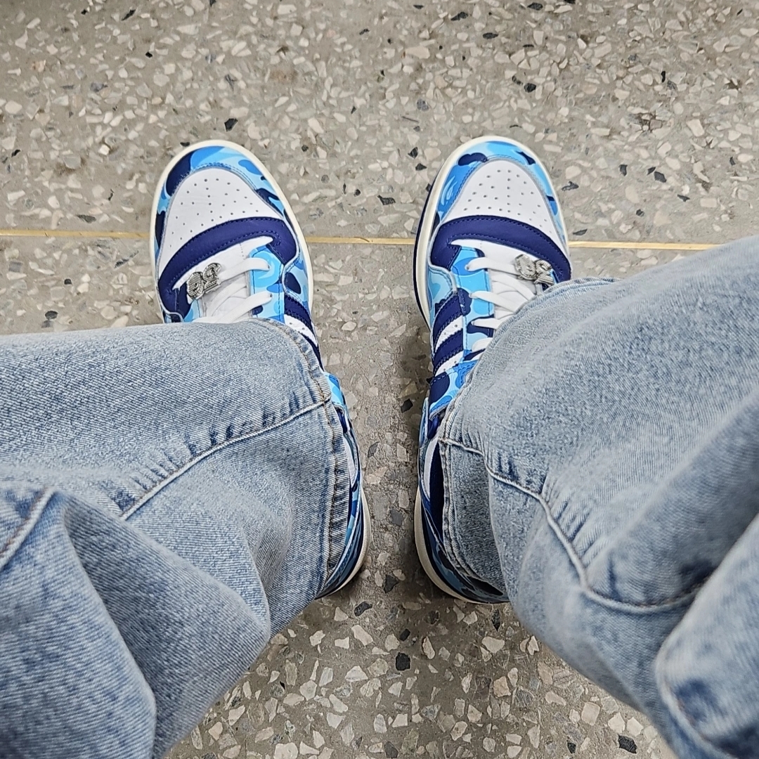 Adidas x BAPE Forum 84 Low Blue Camo 착용 스타일