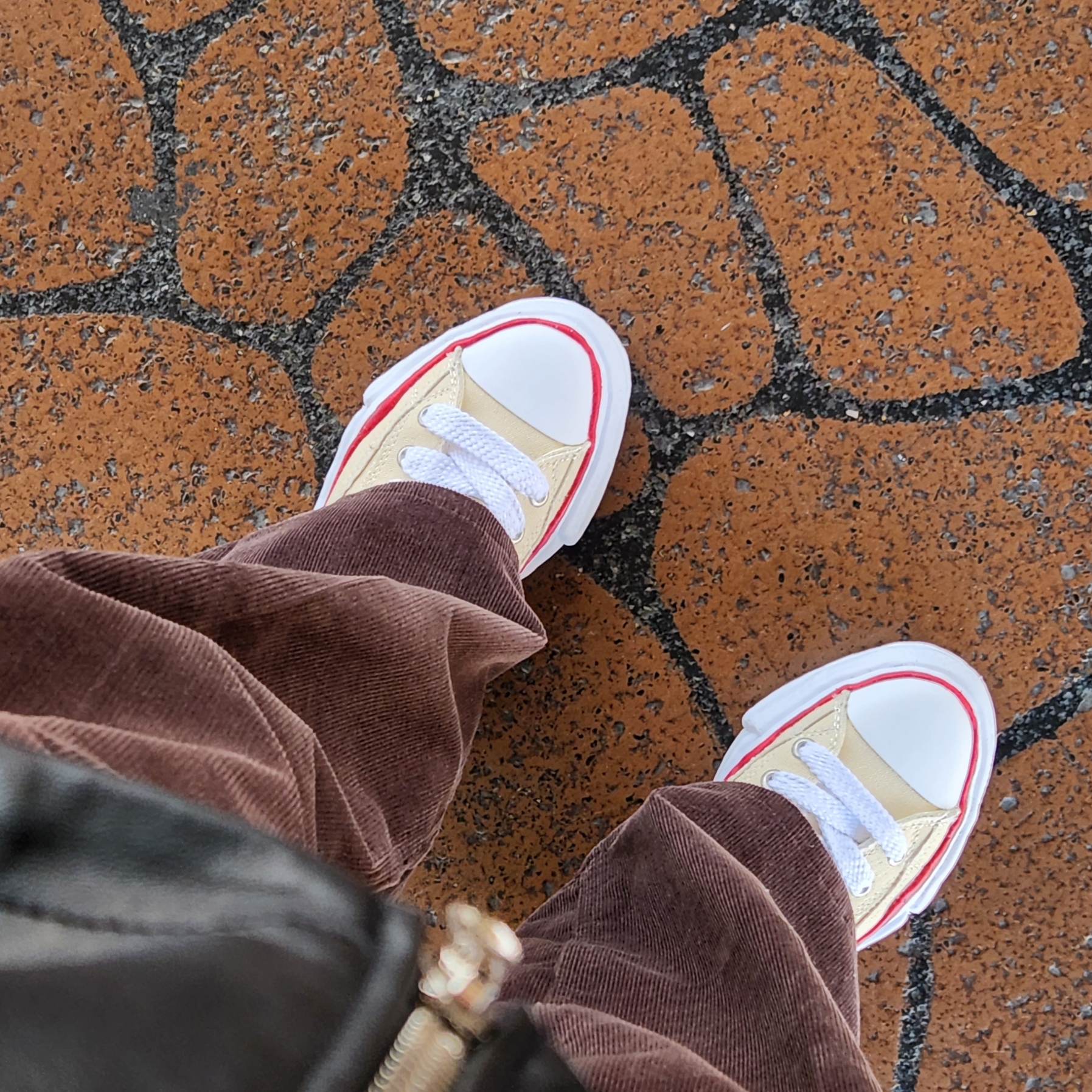 Maison Mihara Yasuhiro Peterson OG Sole Canvas High-top Sneakers Natural 착용 스타일