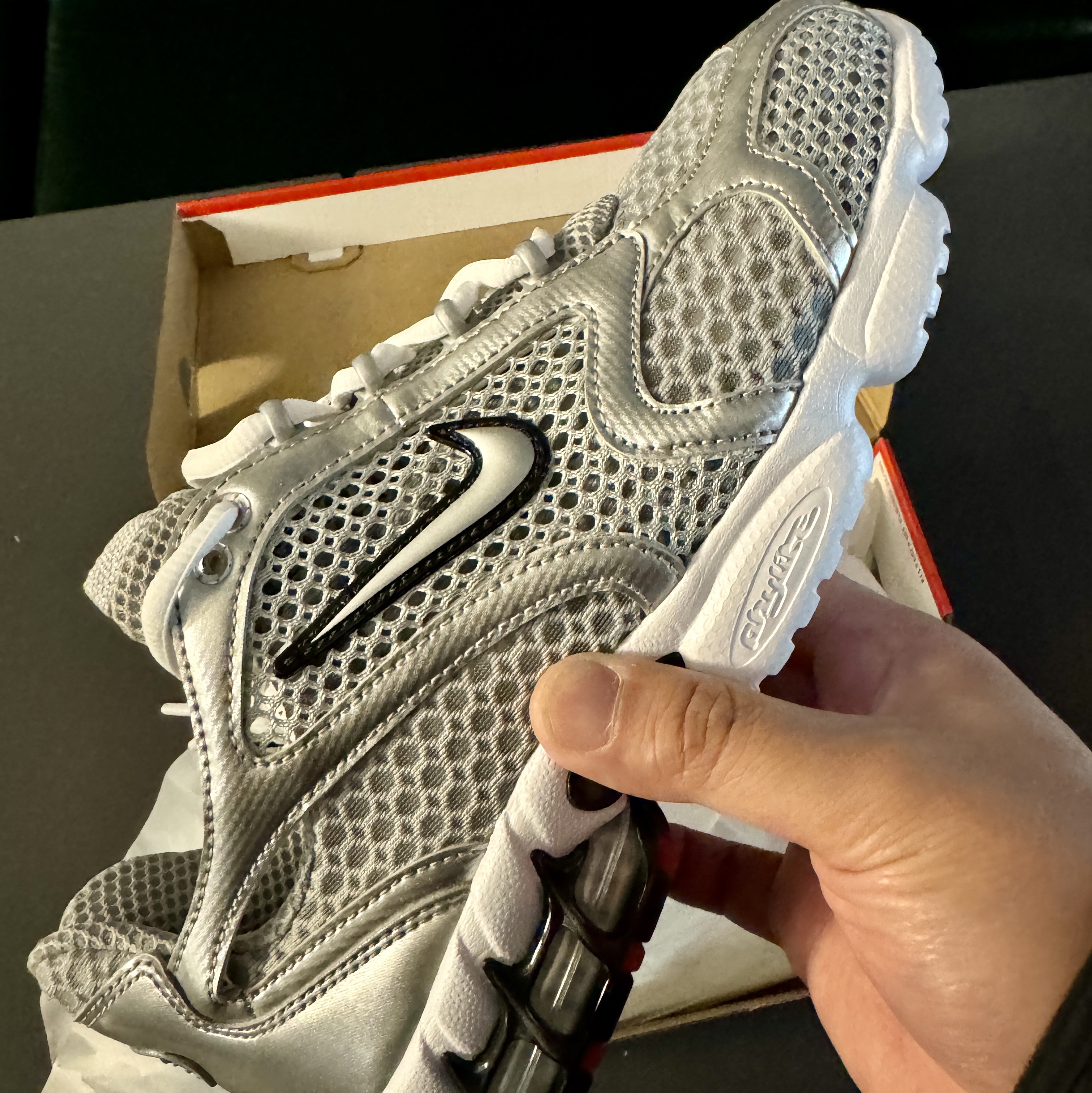 Nike Air Zoom Spiridon Cage 2 Metallic Silver 착용 스타일 - 1