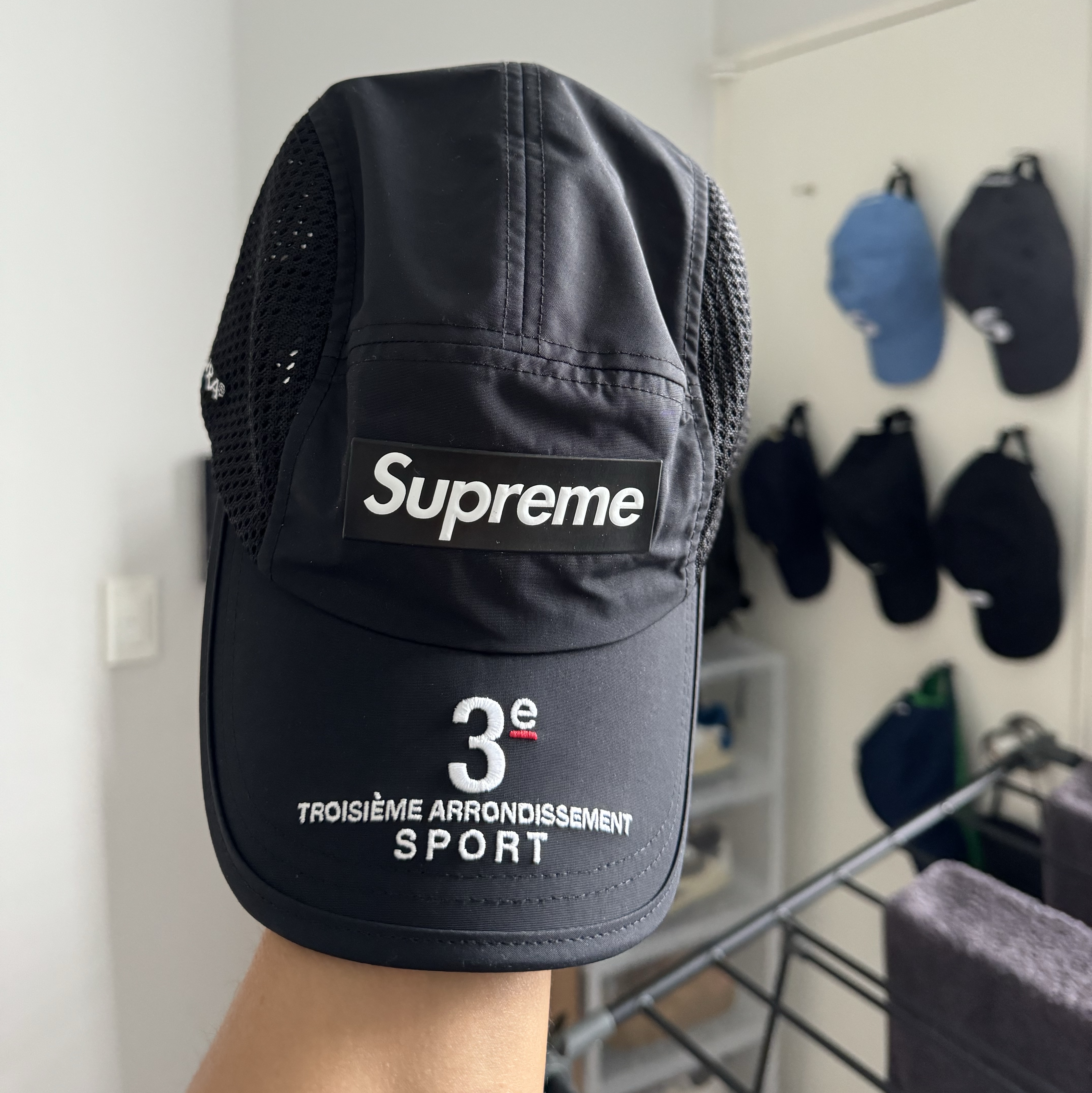 Supreme Mesh Side Panel Camp Cap Black - 24SS 착용 스타일