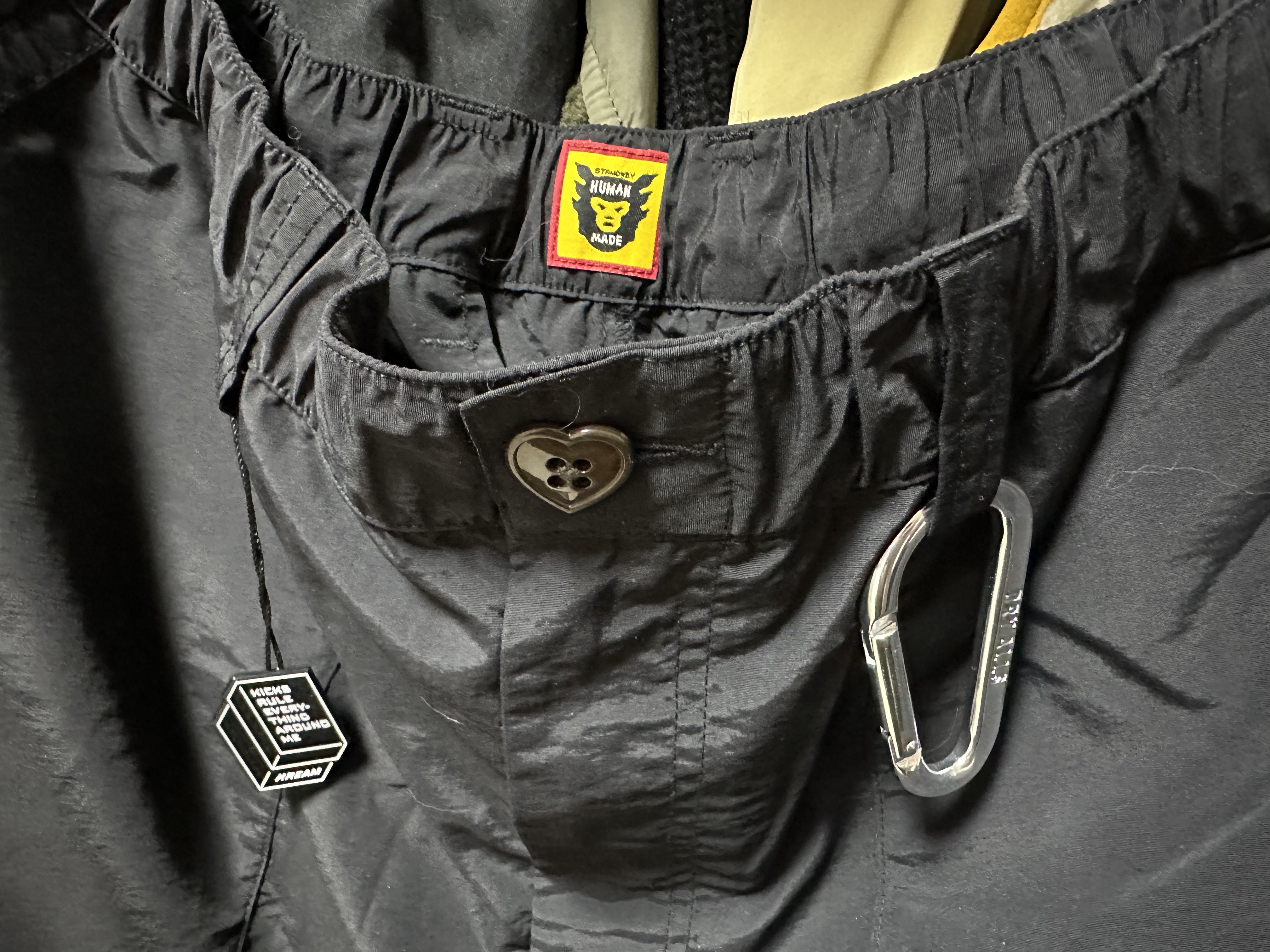 Human Made Nylon Shorts Black 착용 스타일 - 3