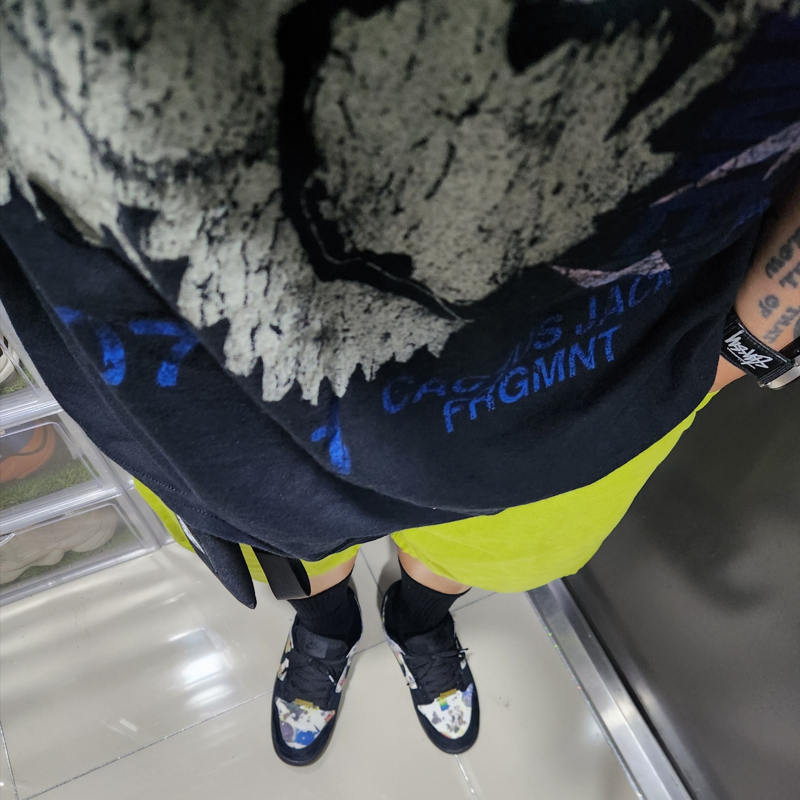 Stussy Denim Big OL' Shorts Clay, Nike x Supreme SB Dunk Low QS Rammellzee Black 착용 스타일 - 1