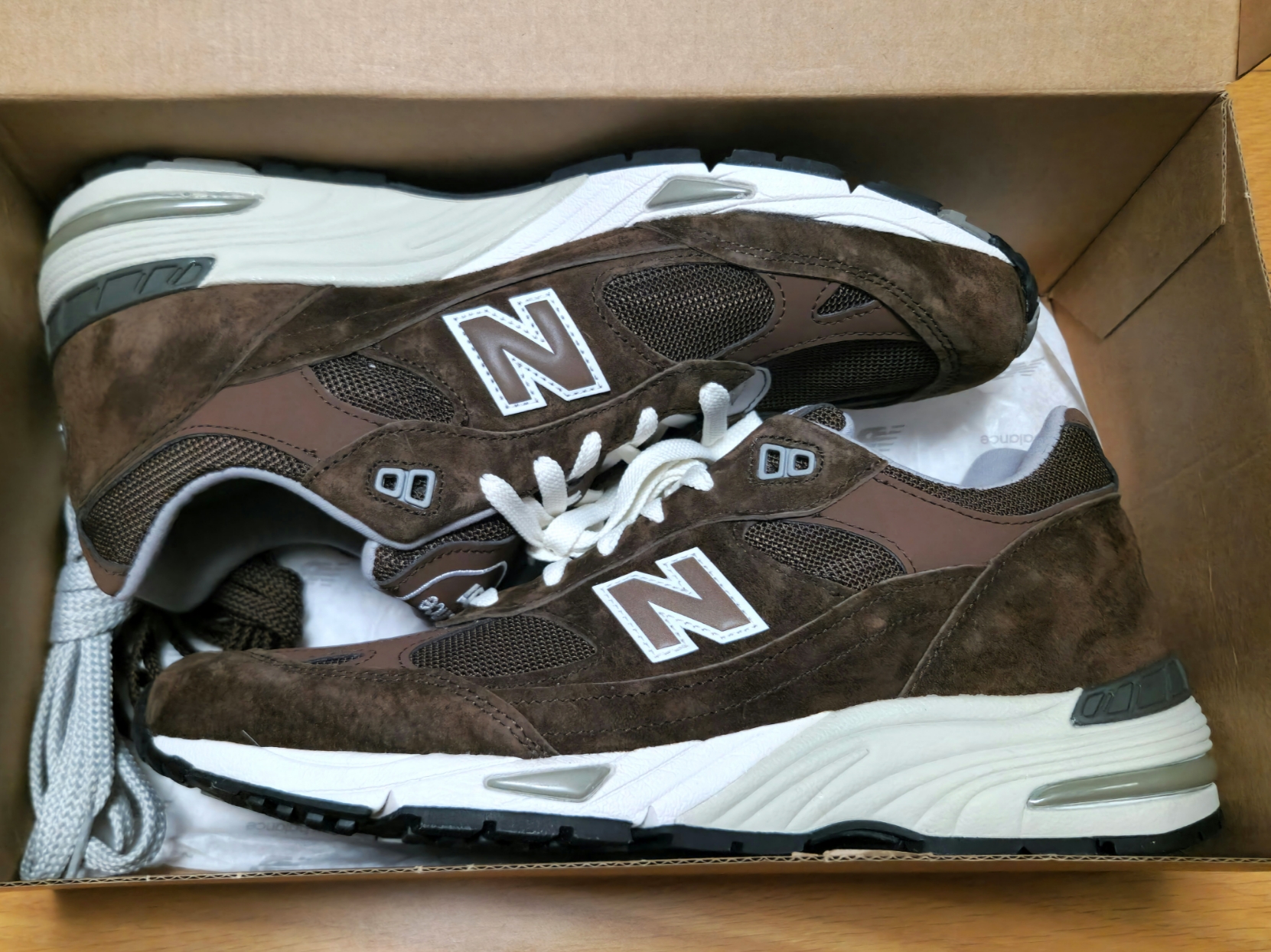 New Balance 991 Made in UK Mocha Brown 착용 스타일