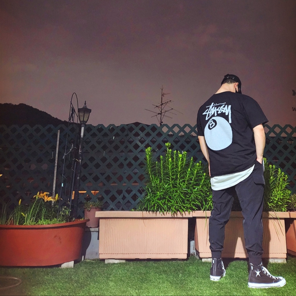 Stussy Basic Stock Low Pro Cap Black, Stussy 8 Ball Pigment Dyed T-Shirt Black 착용 스타일 - 3