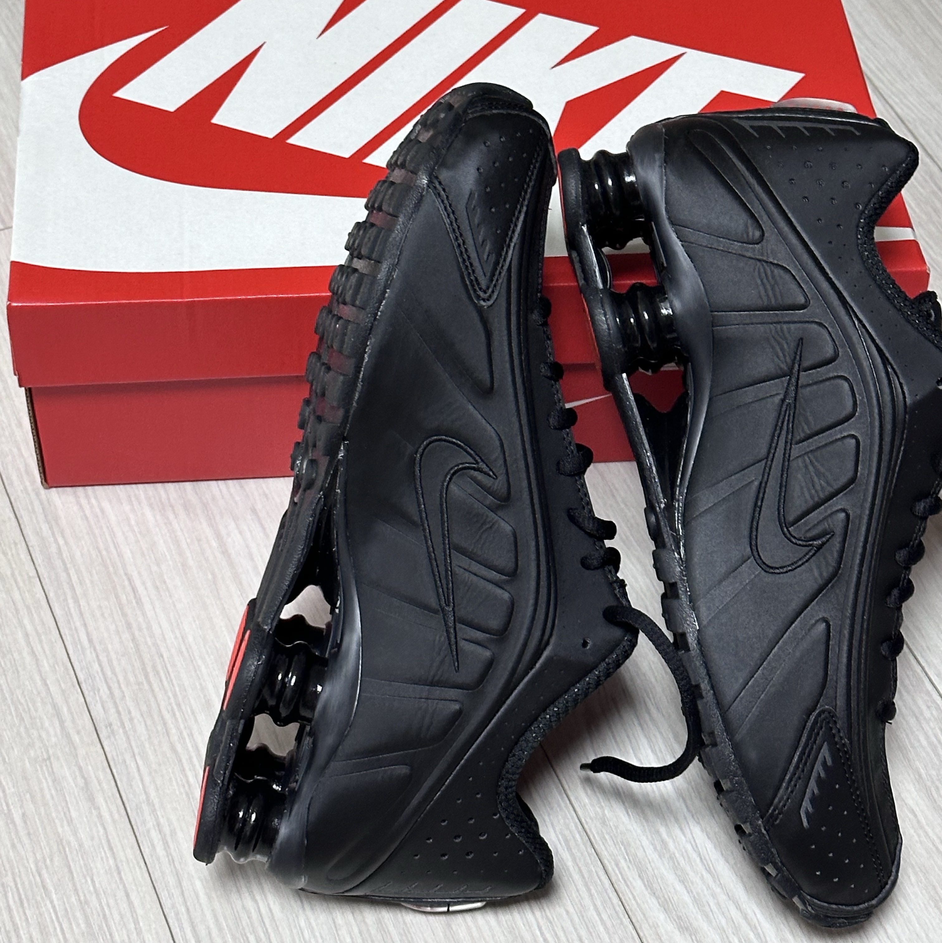 (W) Nike Shox R4 Black 착용 스타일