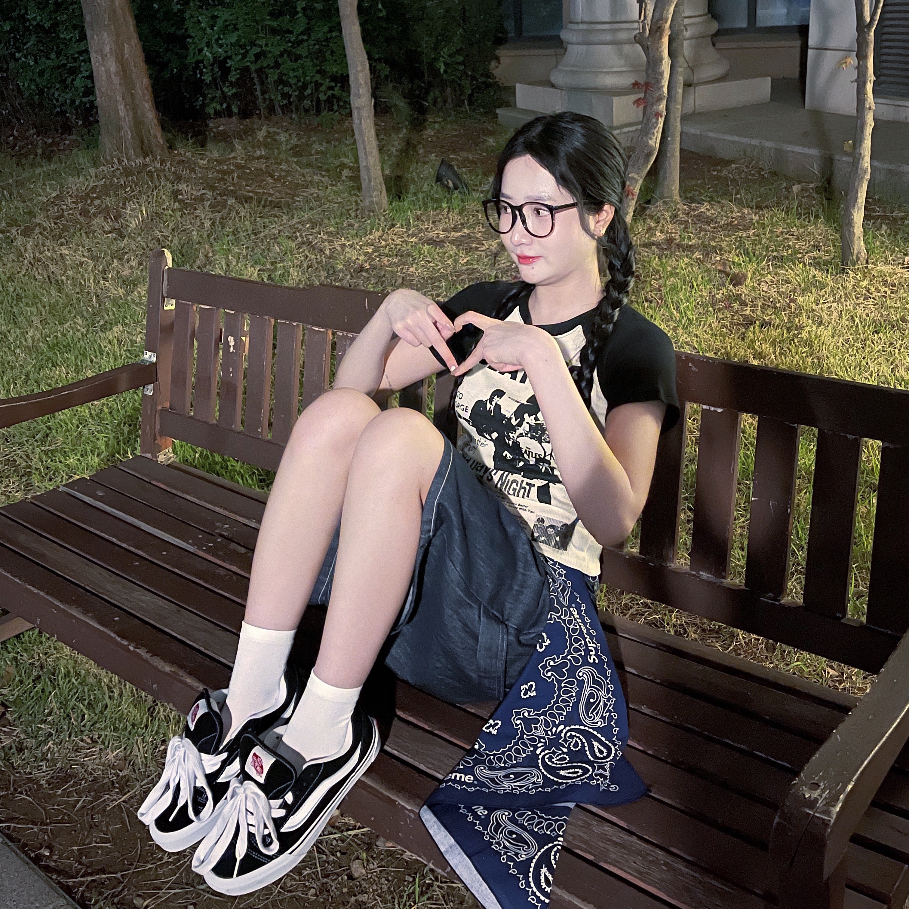 Vans Knu-Skool Black True White, Supreme Hav-A-Hank Bandanas Multicolor (Set of 3) - 24SS 착용 스타일 - 4