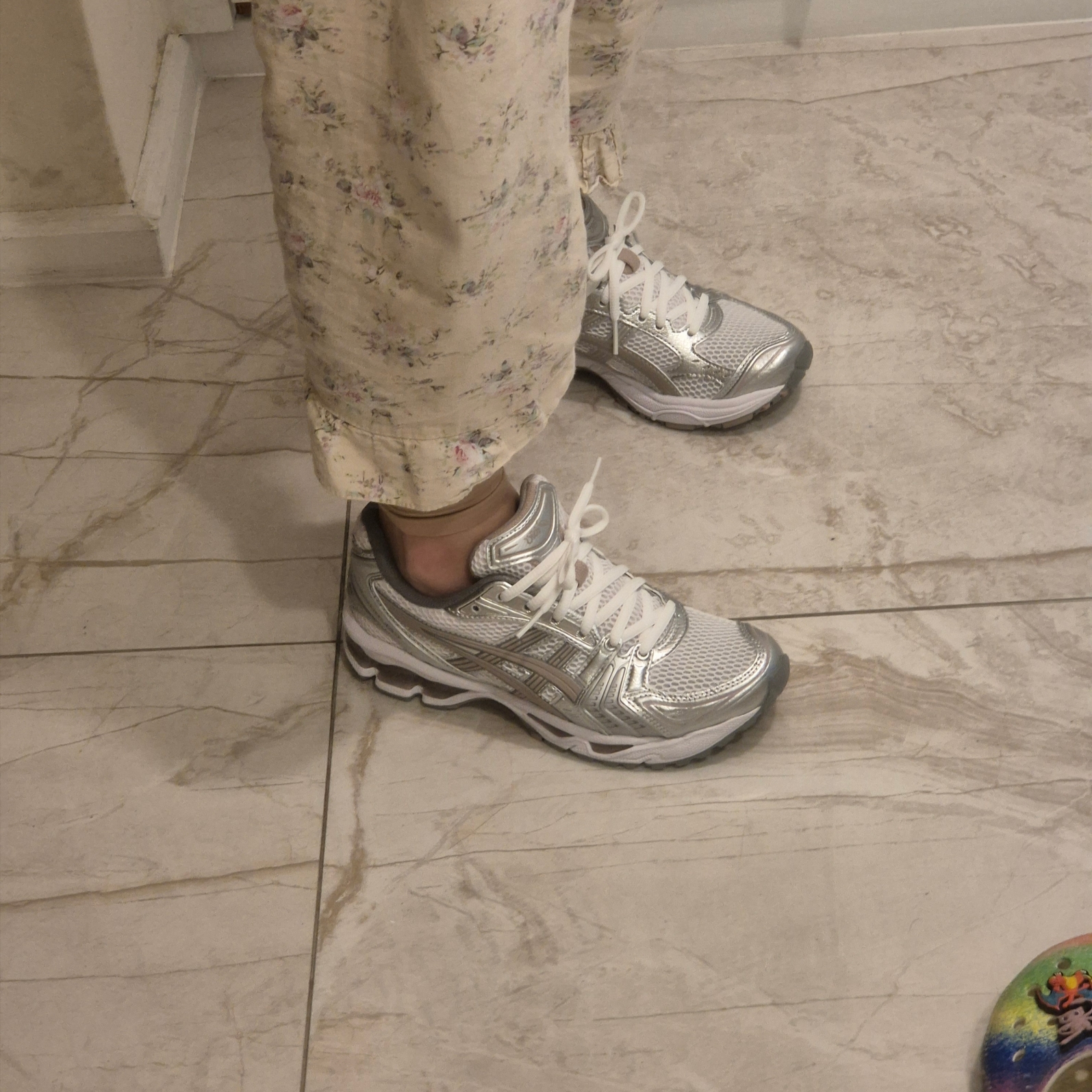 (W) Asics Gel-Kayano 14 White Moonrock 착용 스타일
