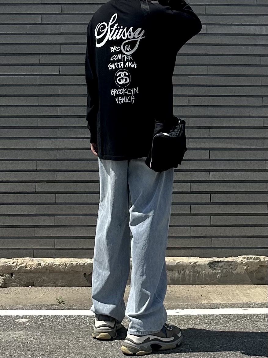 Stussy World Tour LS T-Shirt Black 2024, Balenciaga Triple S Grey 2018 착용 스타일 - 3