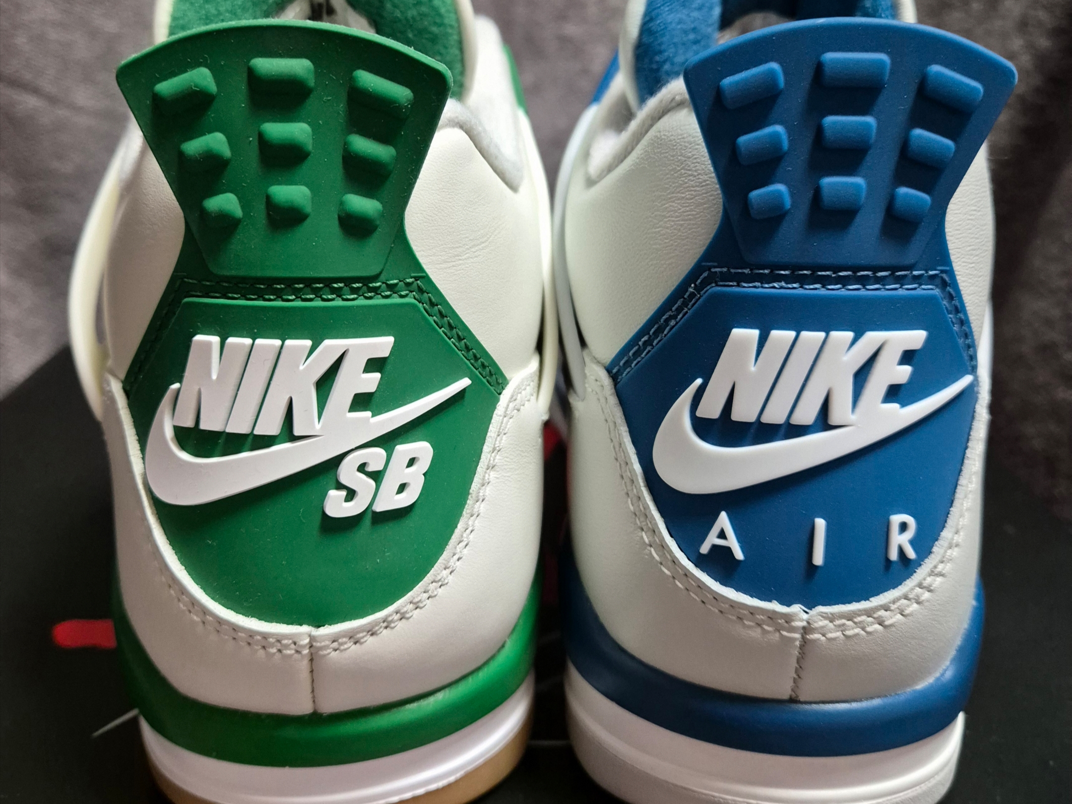 Jordan 4 Retro Industrial Blue, Jordan 4 x Nike SB Retro SP Pine Green 착용 스타일 - 4