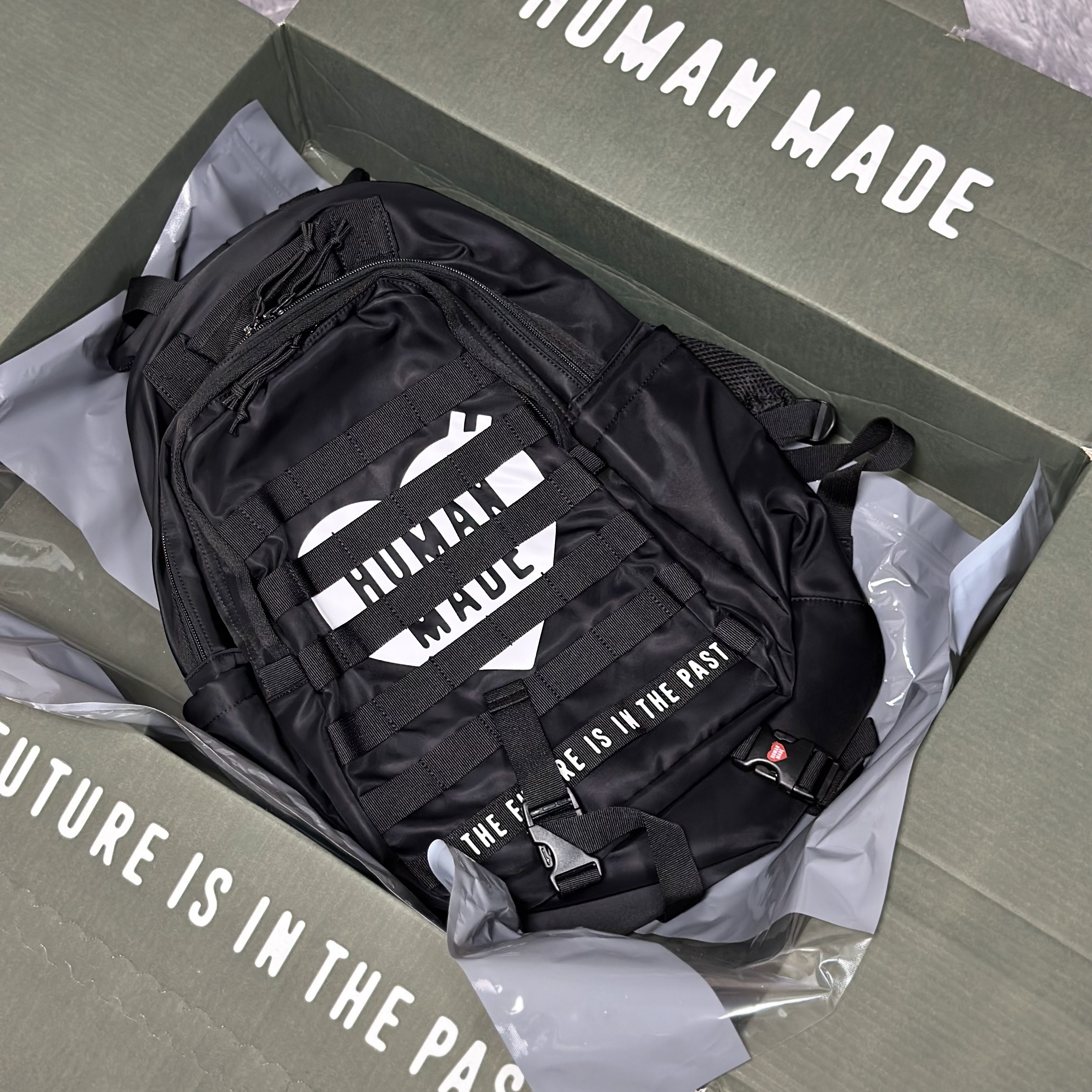Human Made Military Backpack Black 착용 스타일 - 1