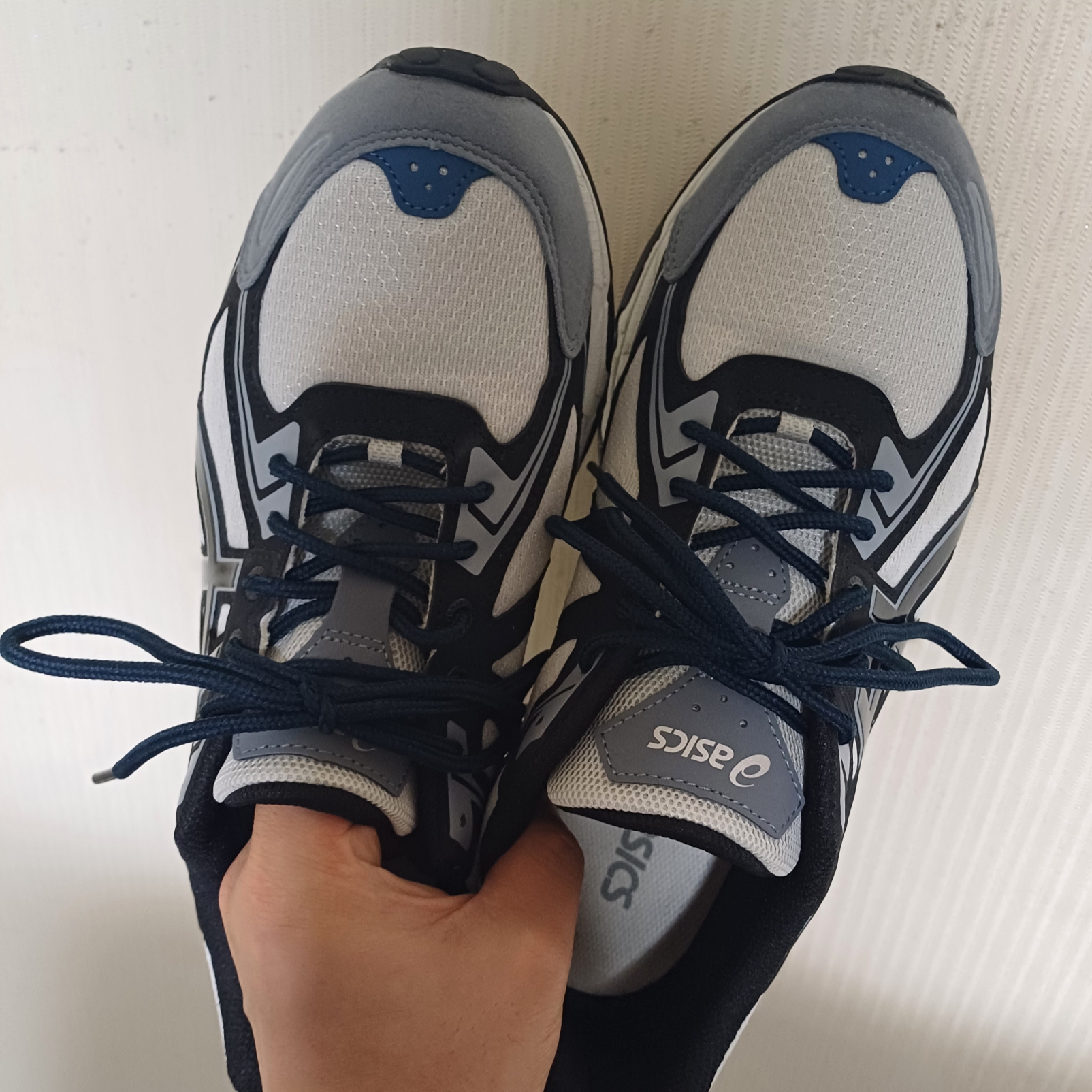 Asics Gel-Venture 6 SPS Glacier Grey 착용 스타일 - 2