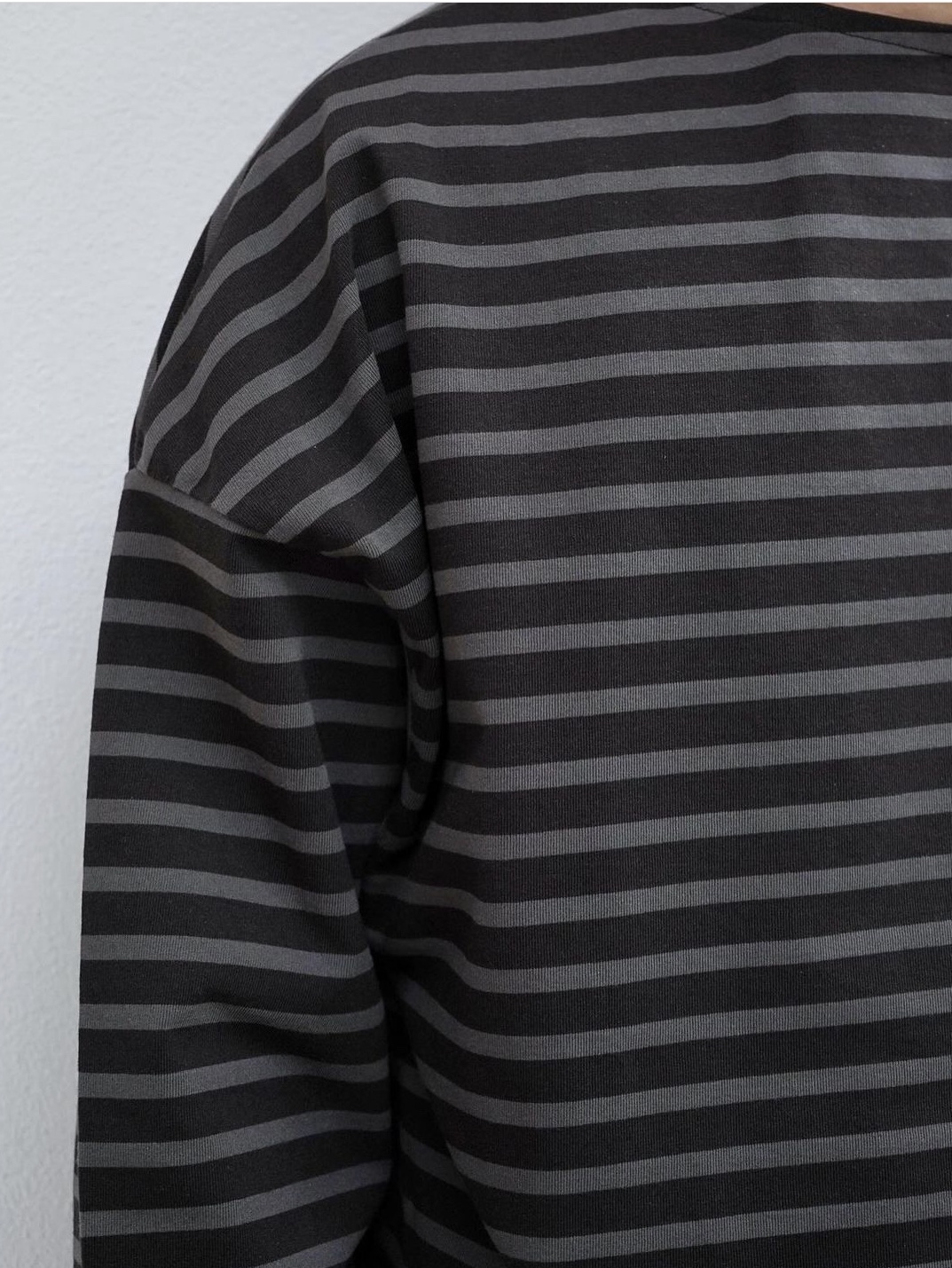Marka Basque Shirt Brown Charcoal 착용 스타일 - 2
