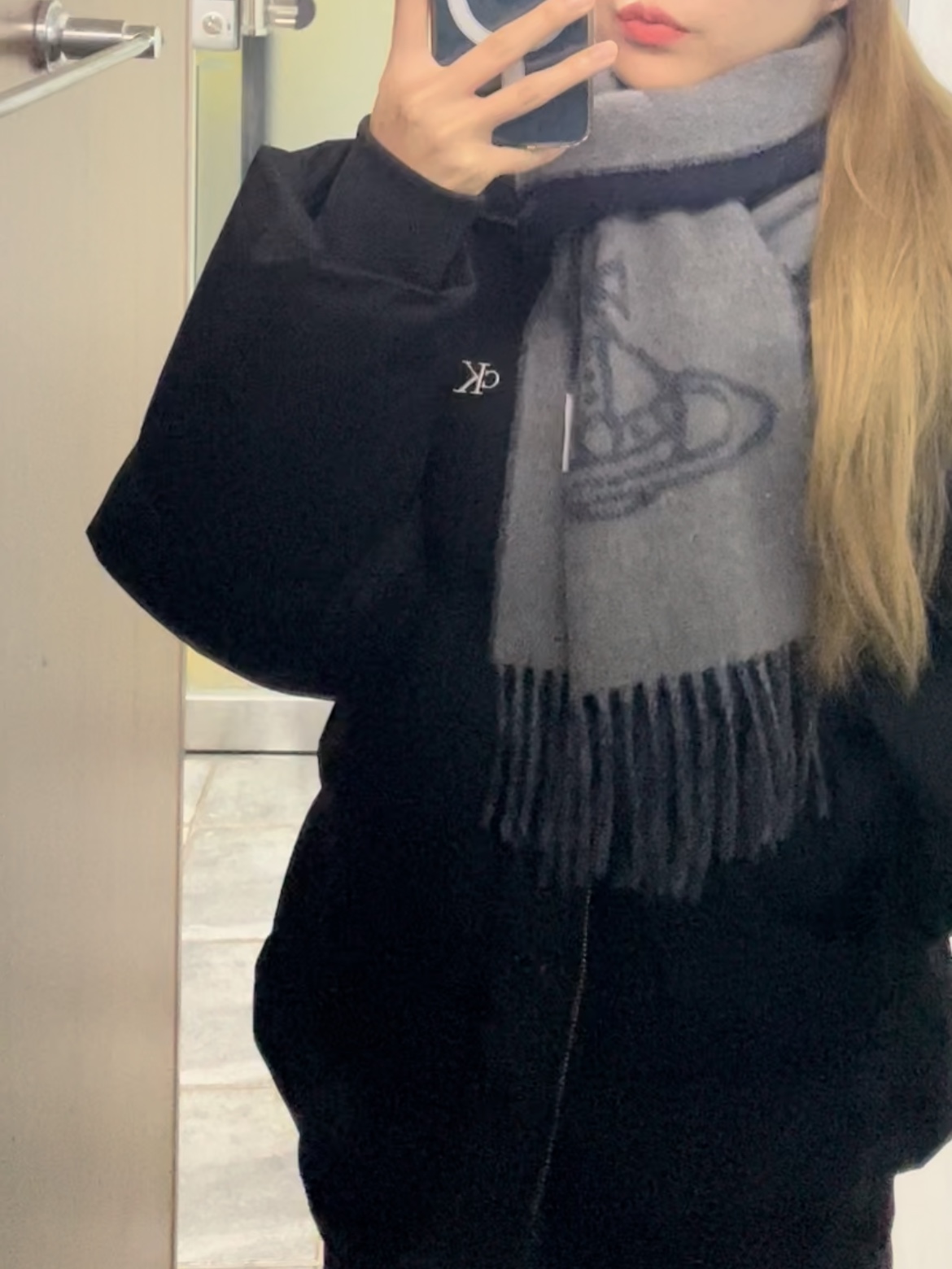 Vivienne Westwood Double Face Single Orb Muffler Navy Blue, Adidas Mini Airliner Bag Black 착용 스타일 - 2