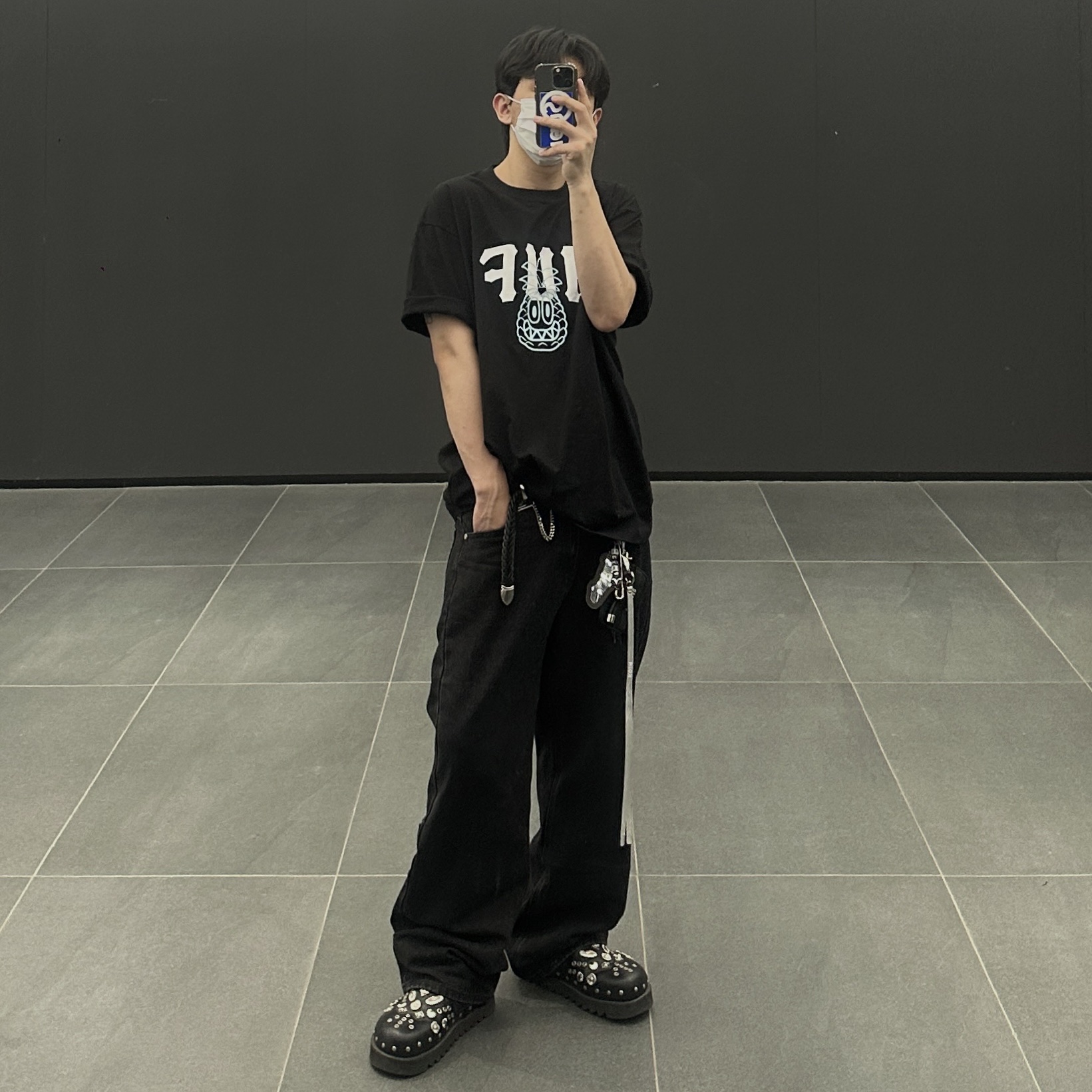 Toga Virilis AJ1066 Mules Leather Black 착용 스타일