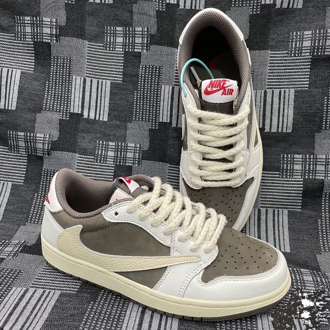 (PS) Jordan 1 x Travis Scott Retro Low OG SP Sail and Ridgerock 착용 스타일 - 2