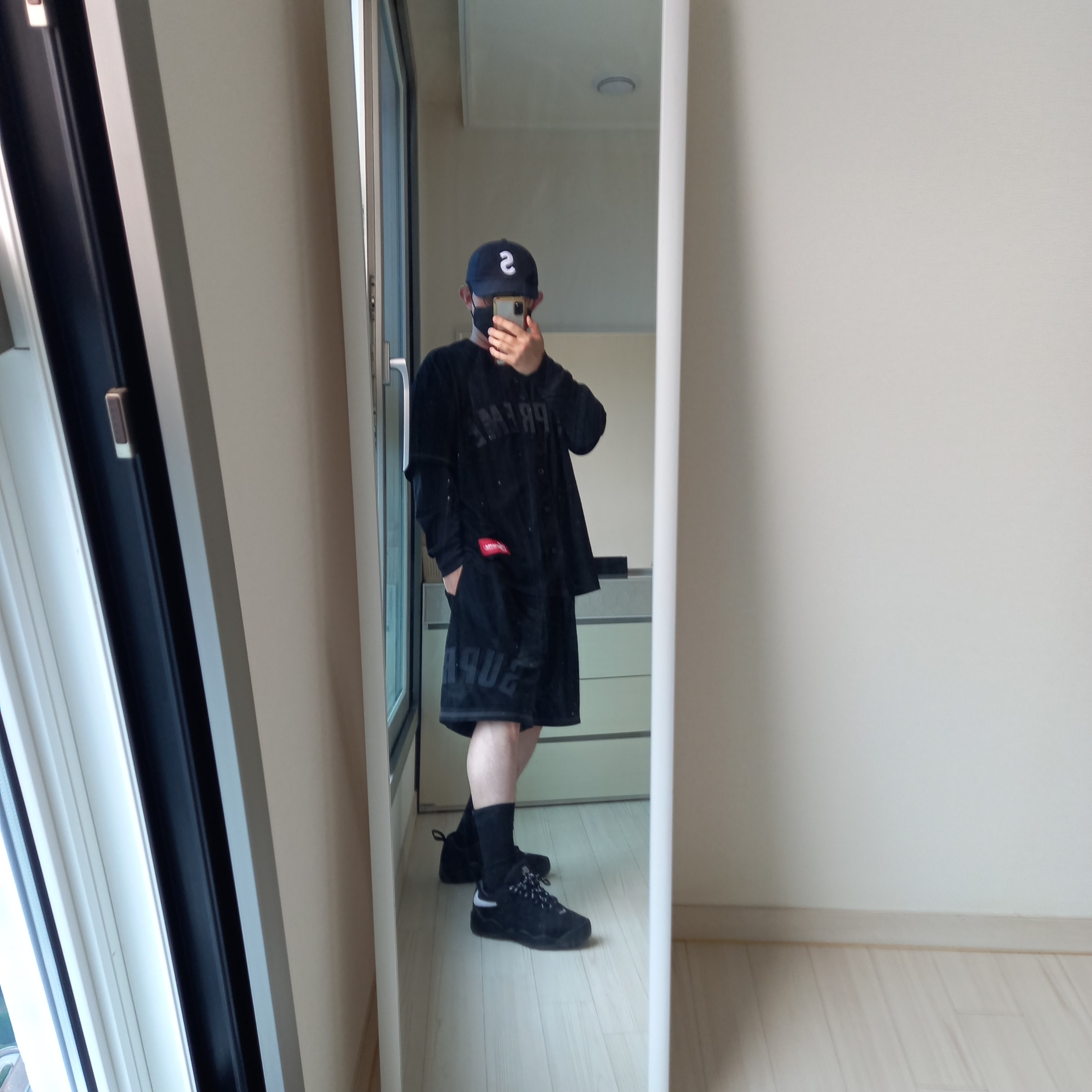 Supreme Seersucker S Logo 6-Panel Black - 24SS, Supreme Ultrasuede Mesh Baseball Jersey Black - 24SS 착용 스타일 - 1