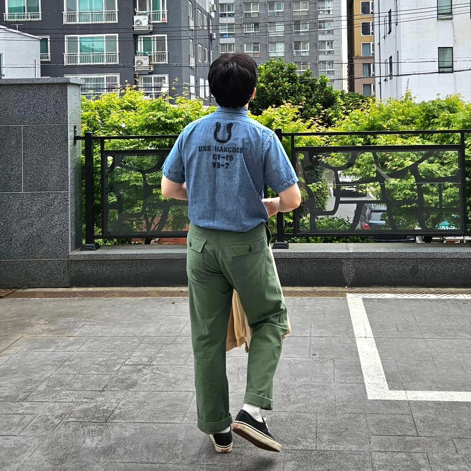 Orslow 5002 US Army Fatigue Pants Green, Vans Authentic 44 DX Anaheim Factory Black 착용 스타일 - 7