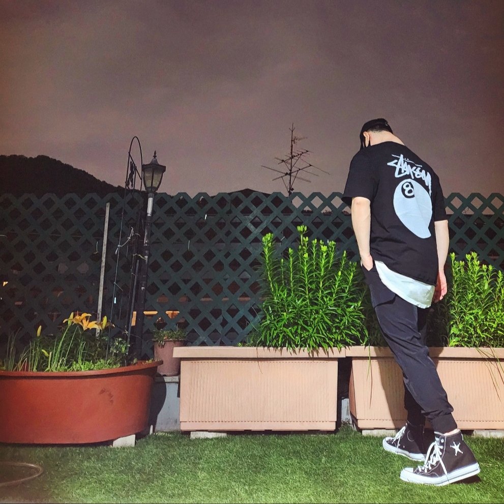 Stussy Basic Stock Low Pro Cap Black, Stussy 8 Ball Pigment Dyed T-Shirt Black 착용 스타일 - 2