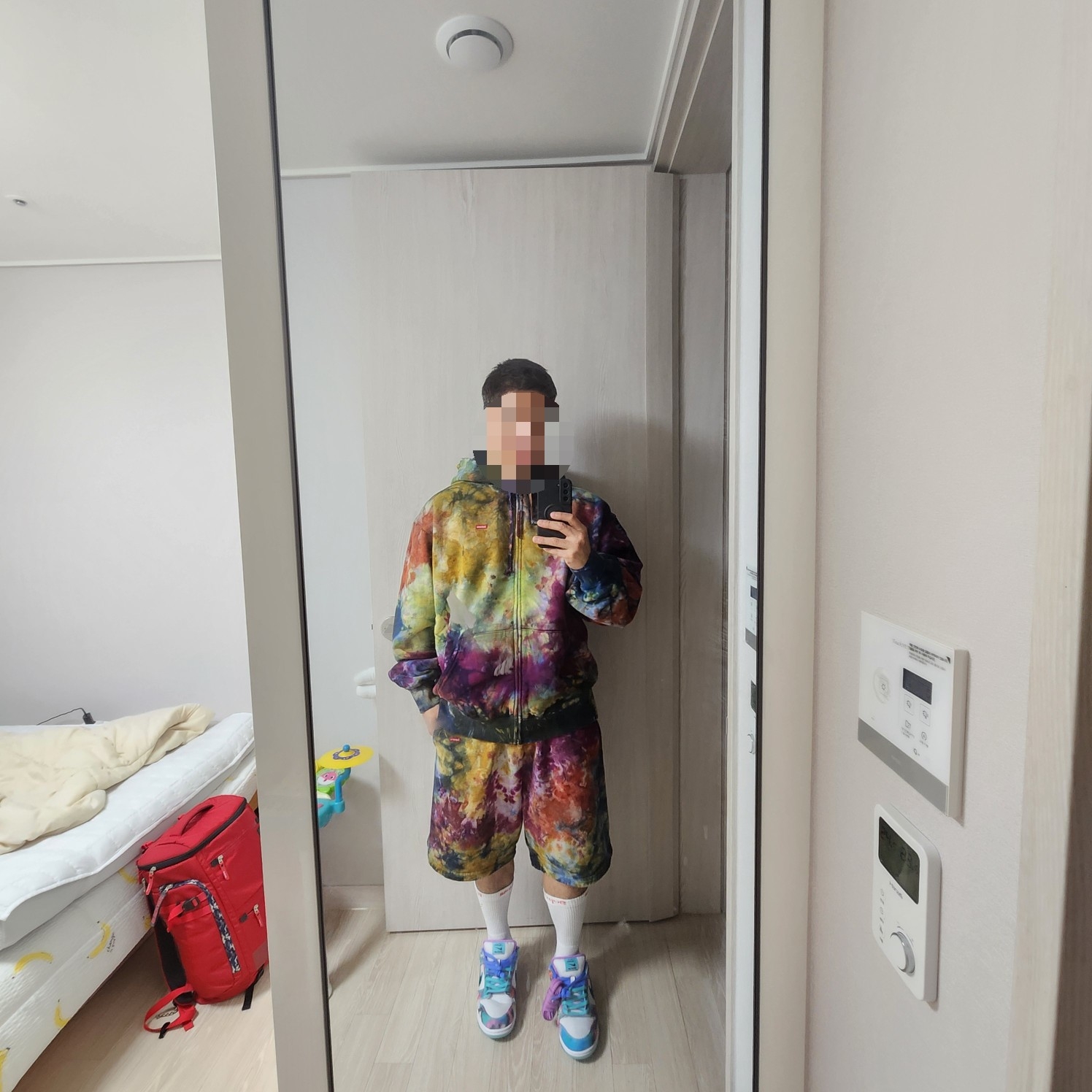 Supreme Overdyed Small Box Zip Up Hooded Sweatshirt Multicolor - 24SS, Nike x Futura Laboratories SB Dunk Low OG QS White and Geode Teal 착용 스타일 - 3