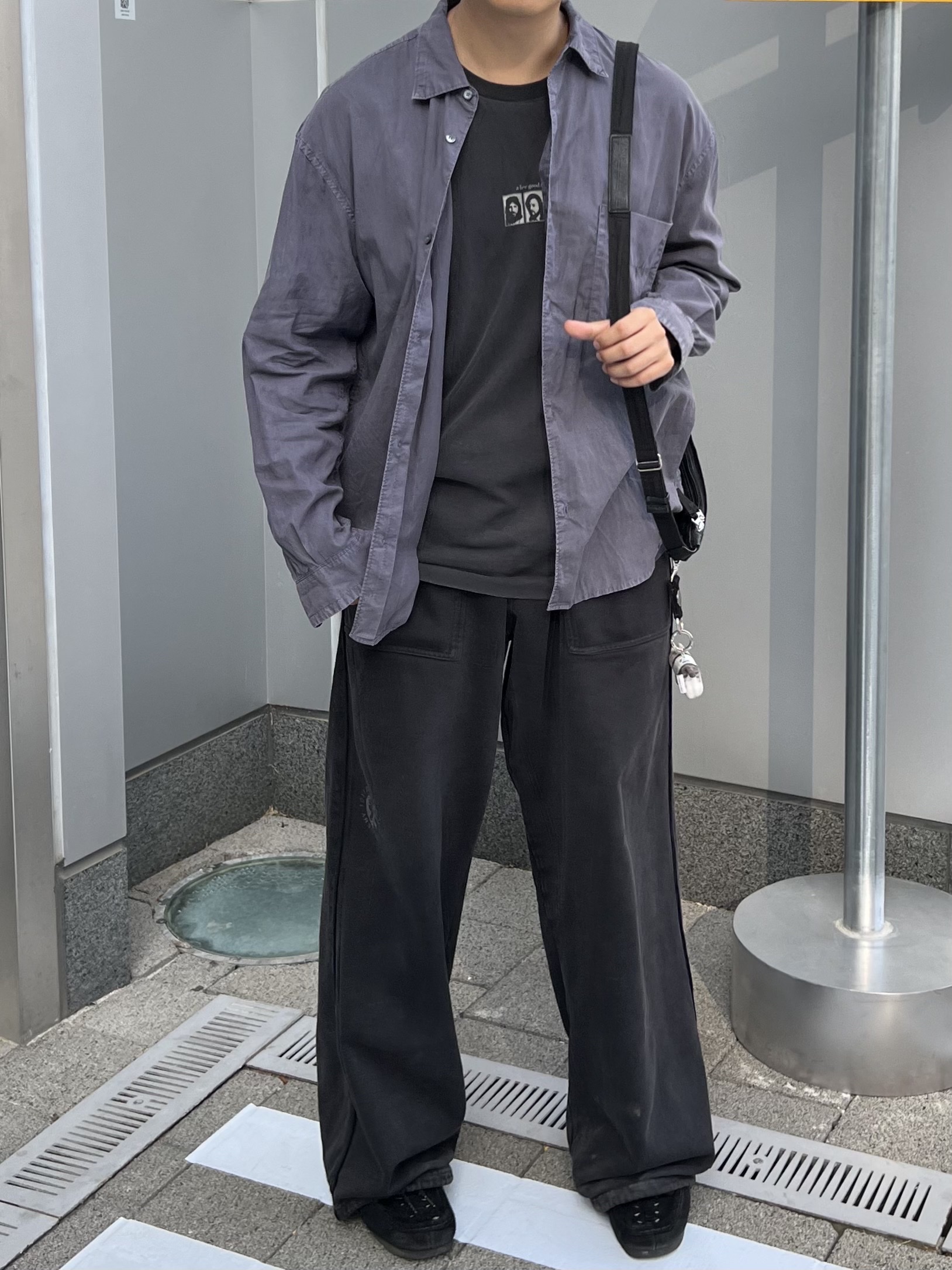 Polyteru 1/2 Graphic T-Shirt 'A Few Good Men' Washed Black, Polyteru 1011 Fatigue Sweatpants 1.2v Bleached Black 착용 스타일 - 1