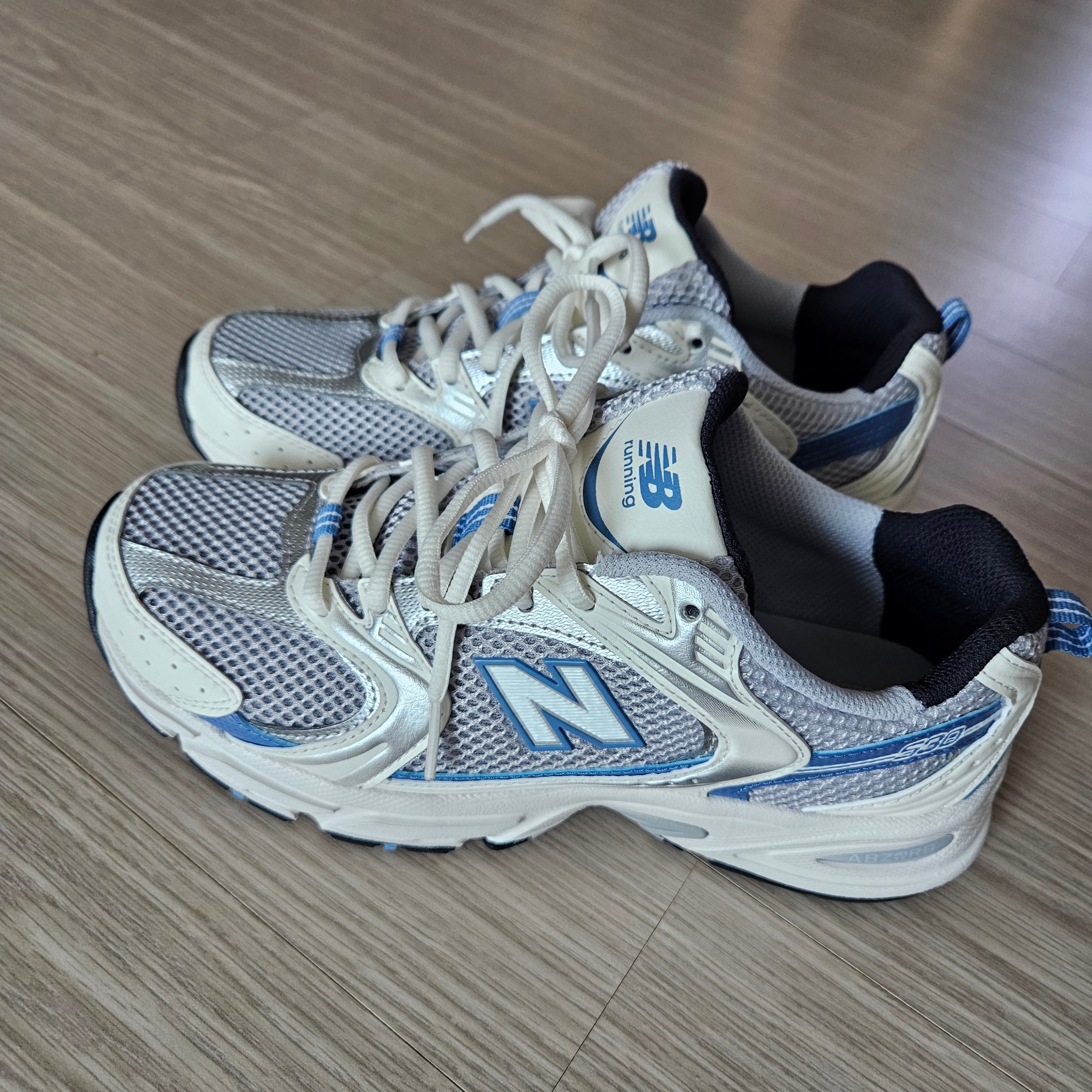 New Balance 530 Steel Blue 착용 스타일