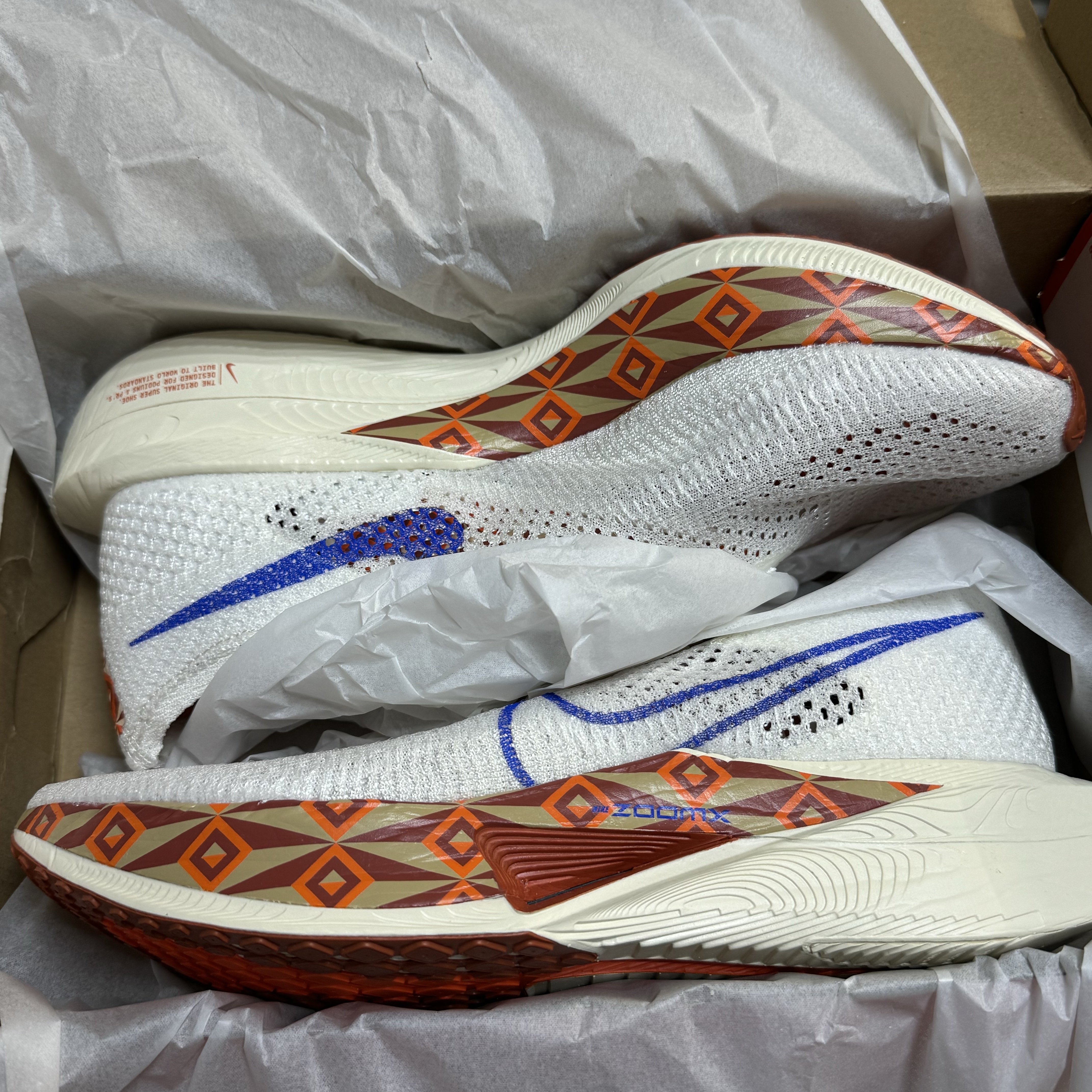 Nike ZoomX Vaporfly Next% 3 PRM Sail Hyper Royal 착용 스타일 - 2