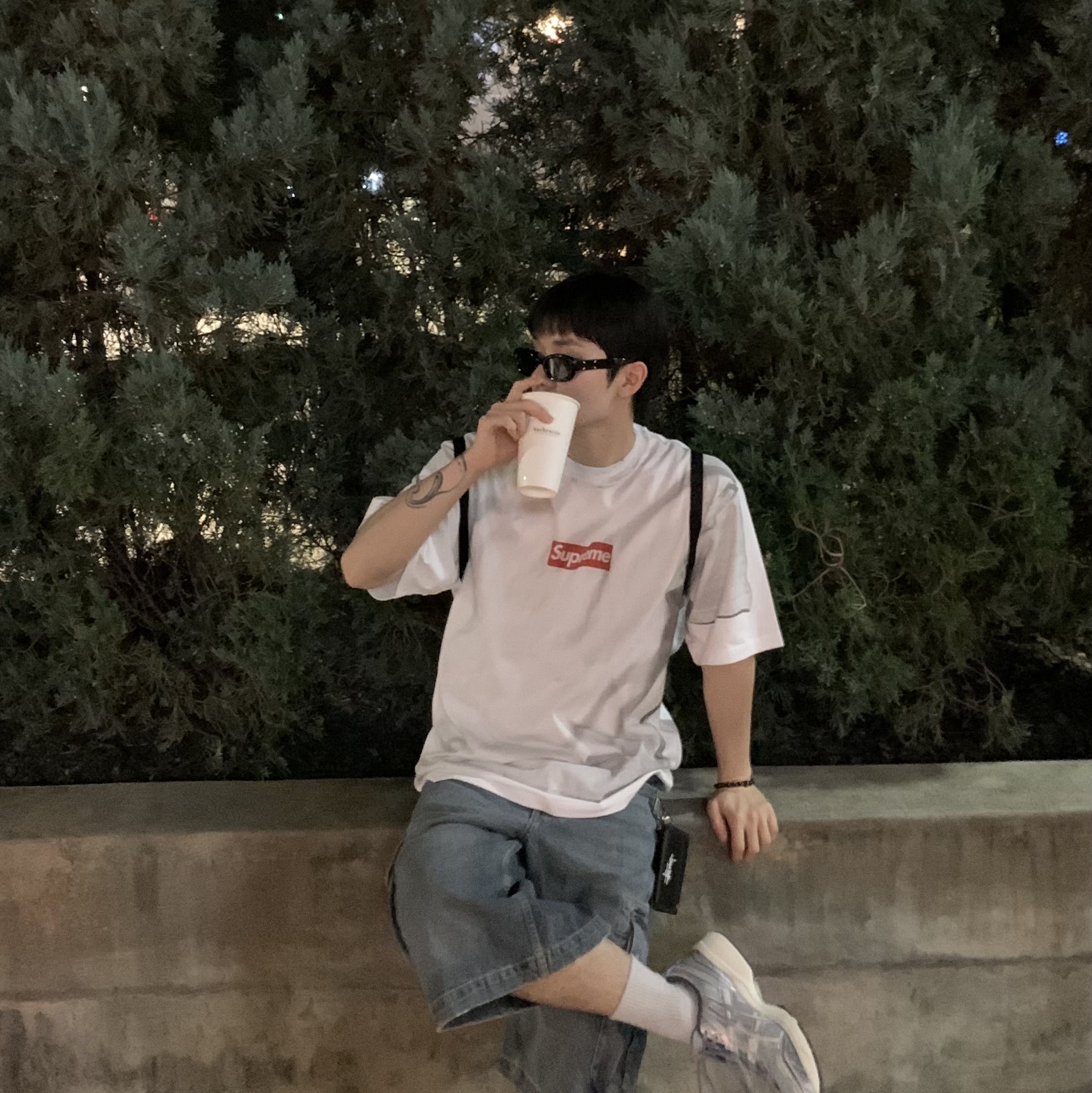 Supreme x MM6 Maison Margiela Box Logo T-Shirt White - 24SS, Asics Gel-1090 Piedmont Grey 착용 스타일 - 2