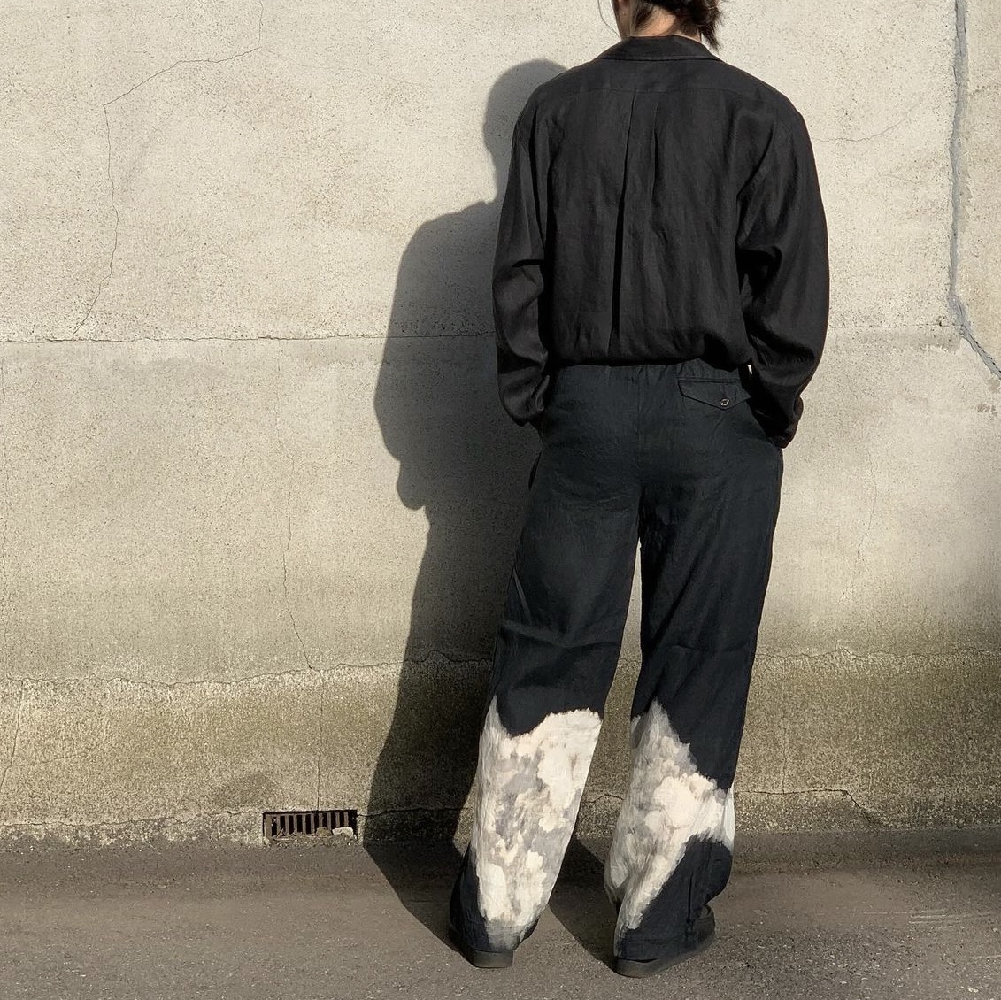 Markaware Triple Pleated Easy Trousers Cloudy Bleaching 착용 스타일 - 5