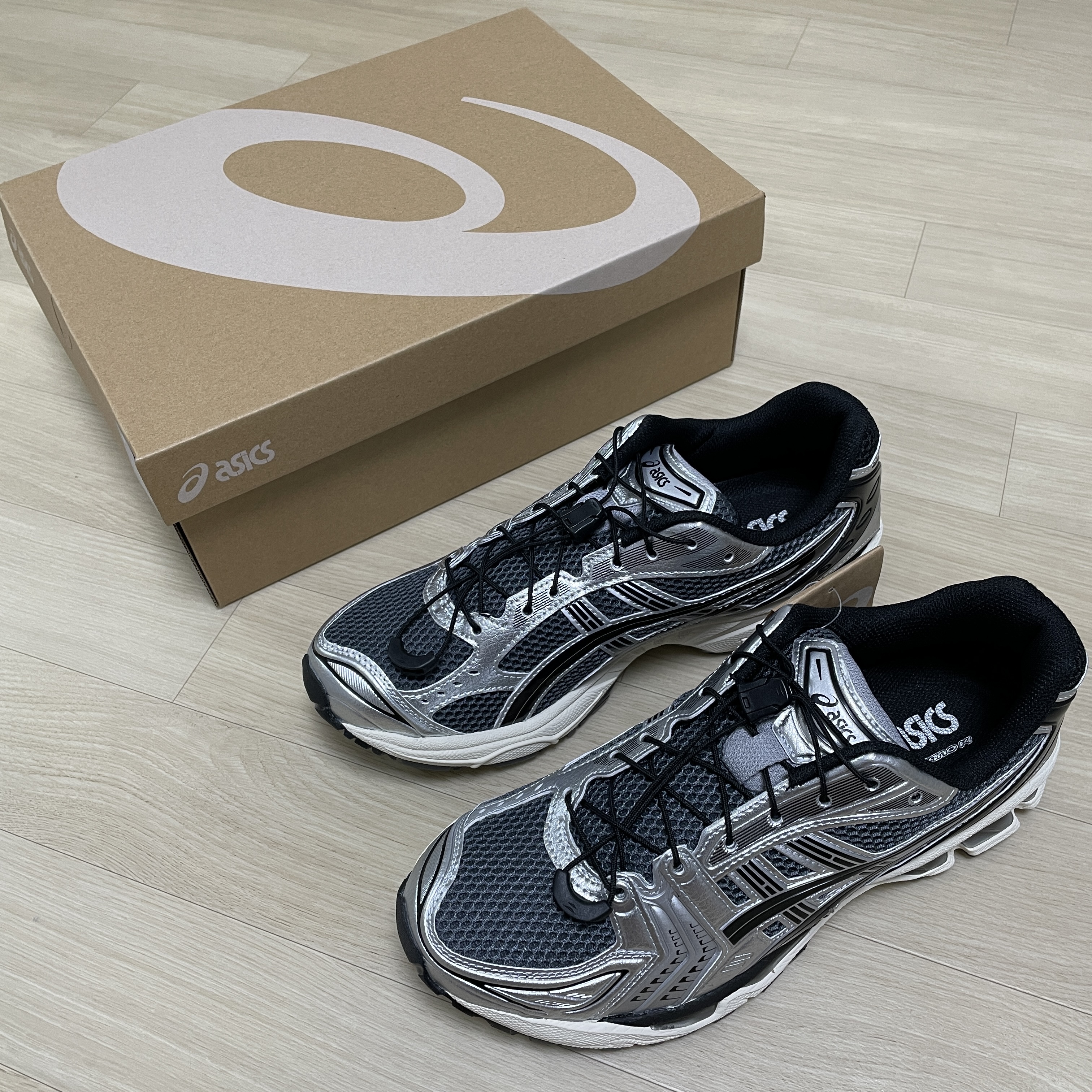 Asics Unlimited Gel-Kayano 14 Carrier Grey Black 착용 스타일 - 1