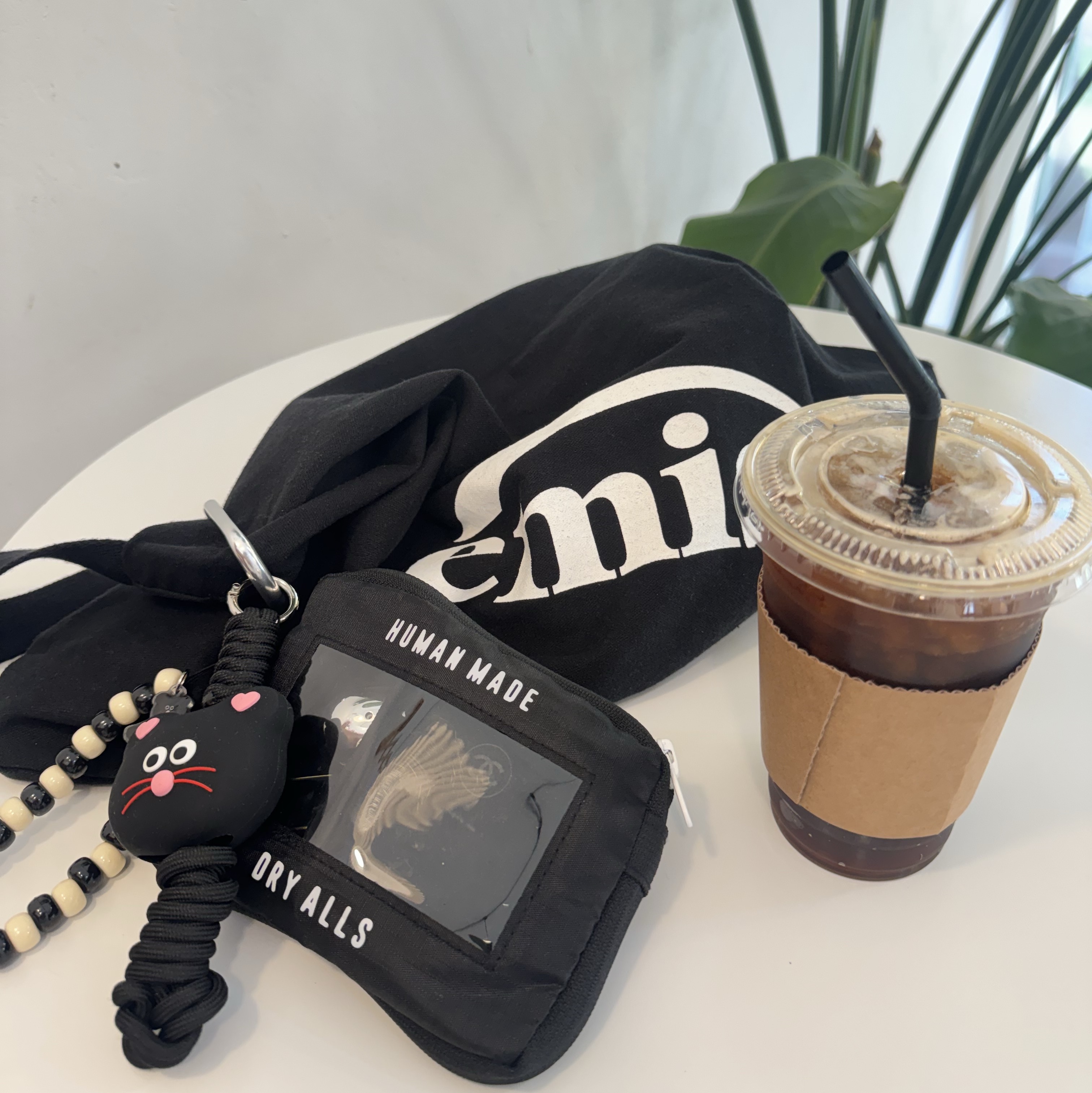 Human Made Travel Case Small Black 착용 스타일