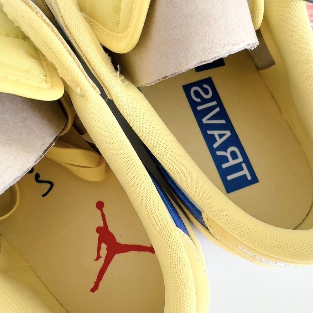 (W) Jordan 1 x Travis Scott Retro Low OG SP Canary 착용 스타일 - 5