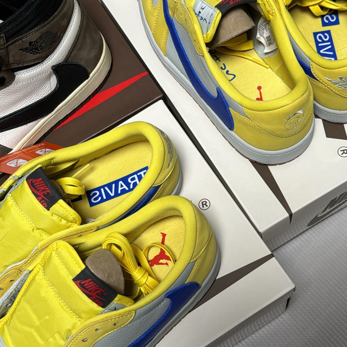 (W) Jordan 1 x Travis Scott Retro Low OG SP Canary, Jordan 1 x Travis Scott Retro High OG SP Mocha 착용 스타일 - 1