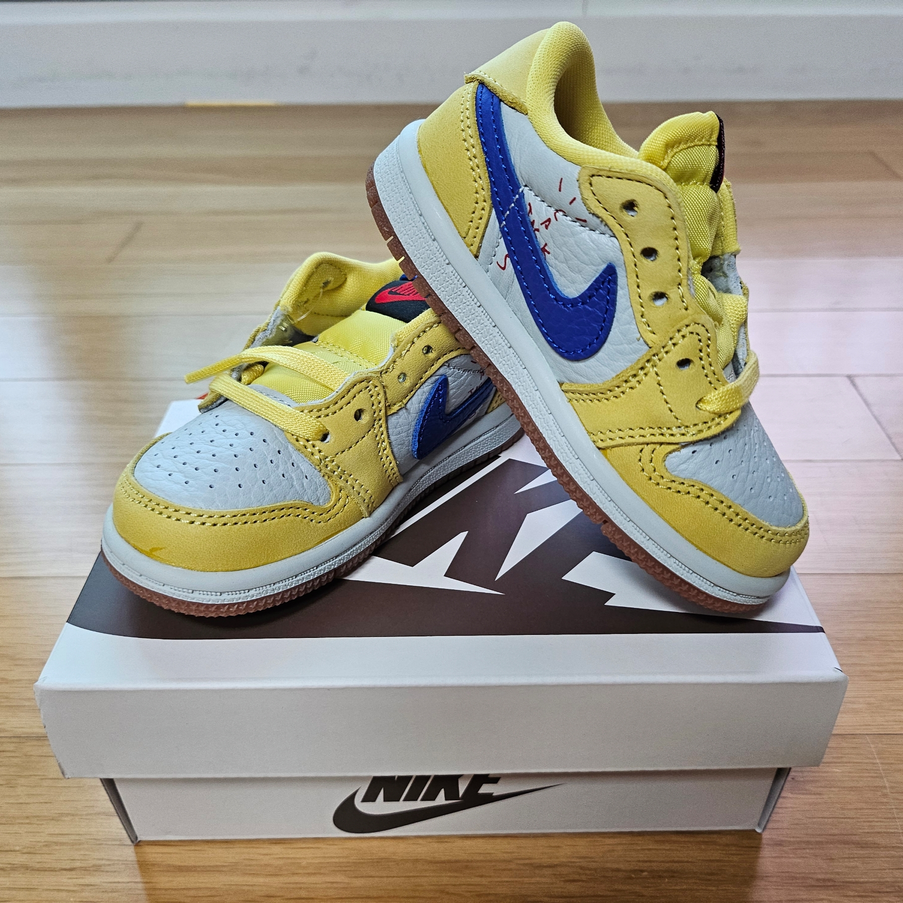 (TD) Jordan 1 x Travis Scott Retro Low OG SP Canary 착용 스타일
