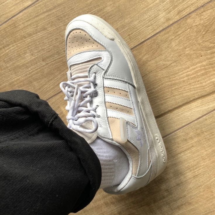 Adidas Forum 84 Low Off White Wonder Beige 착용 스타일