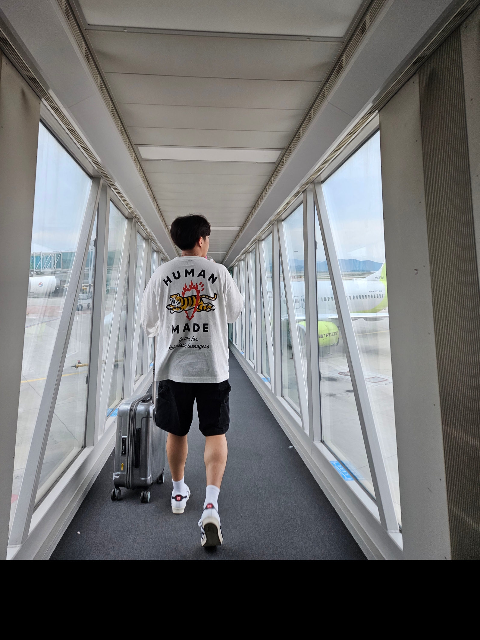 Adidas x Human Made Superstar White Black, Human Made Graphic L/S T-Shirt #3 White 착용 스타일 - 1