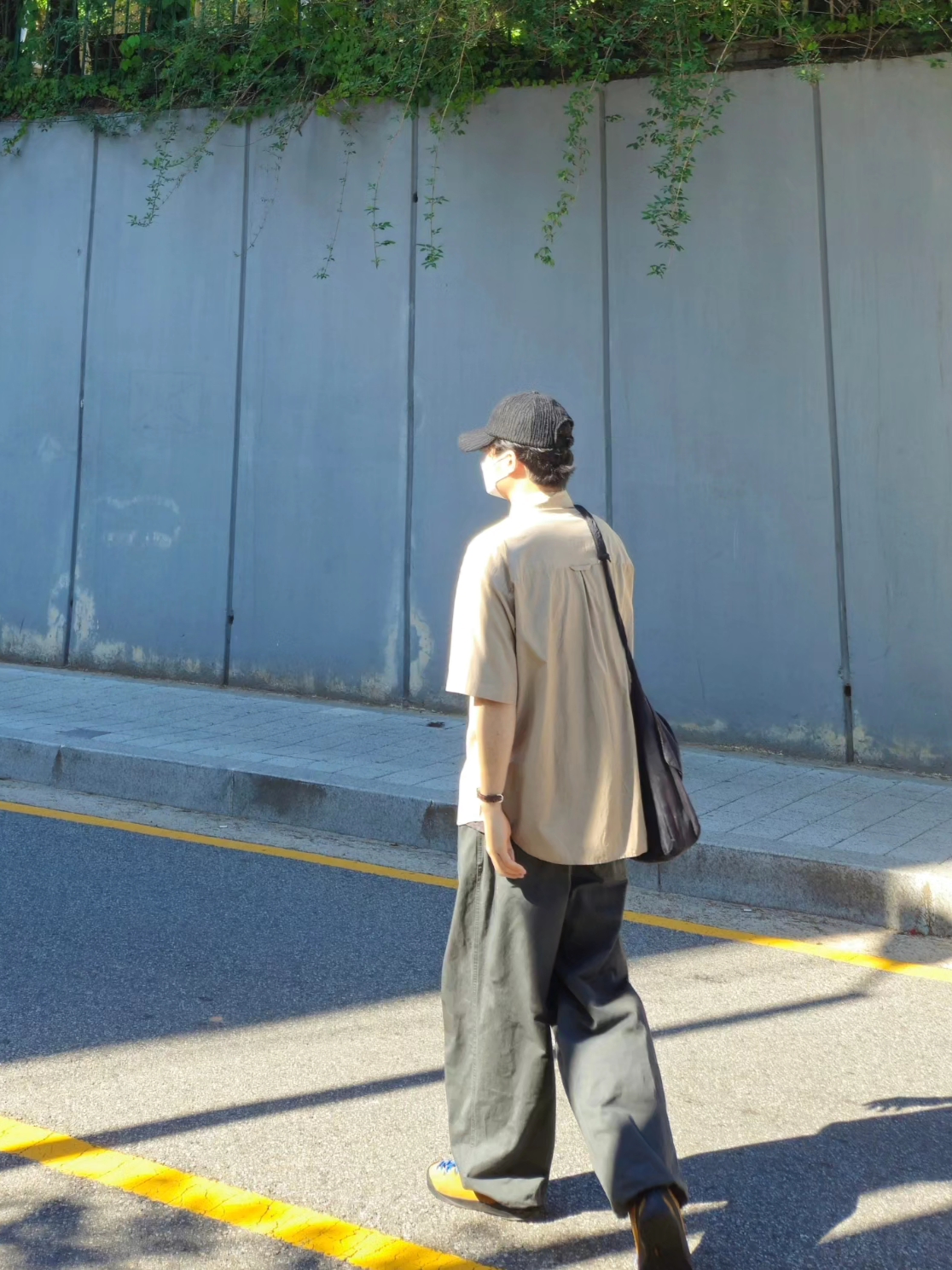 Keen Jasper Suede Sneakers Camel 착용 스타일 - 3