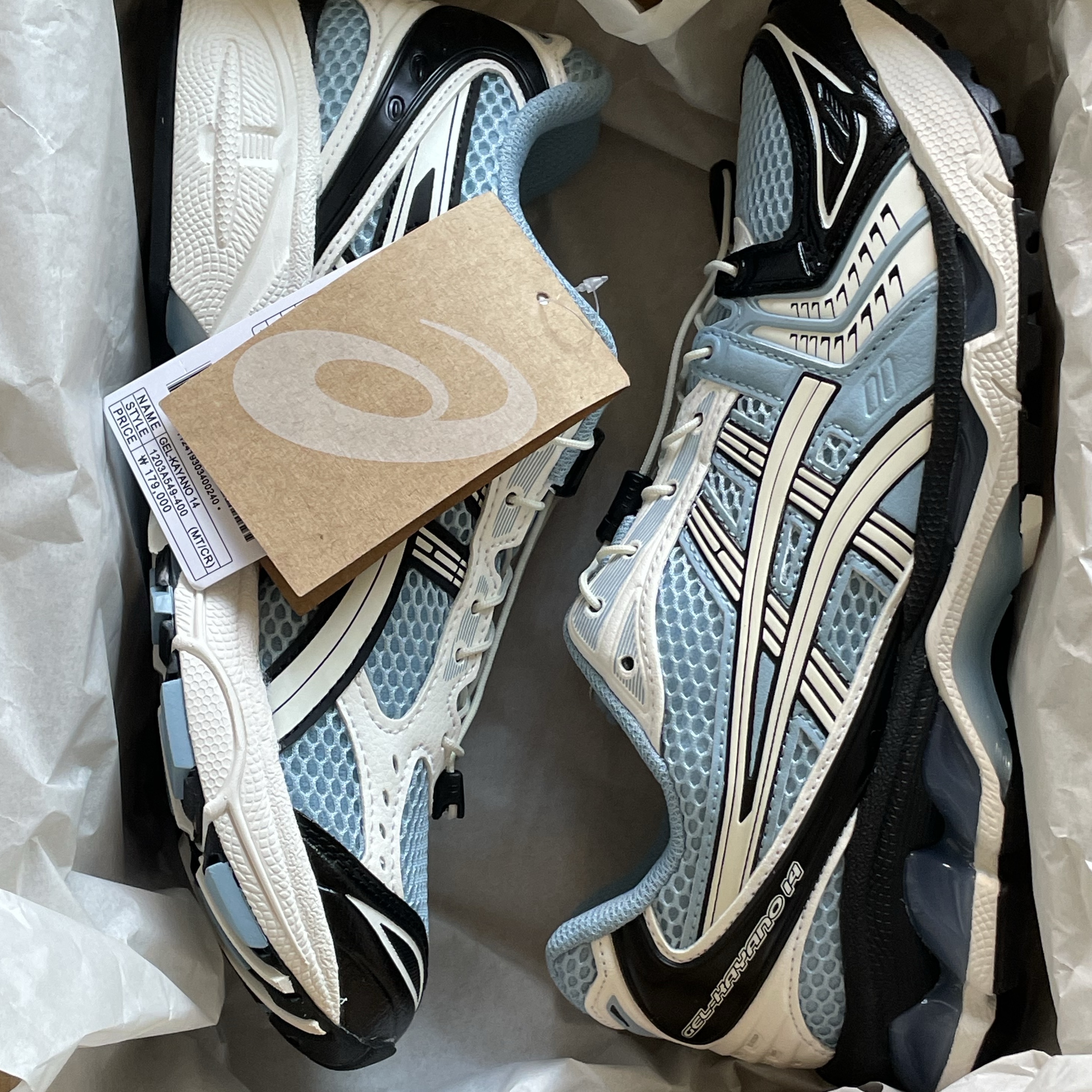 Asics Unlimited Gel-Kayano 14 Mist Cream 착용 스타일