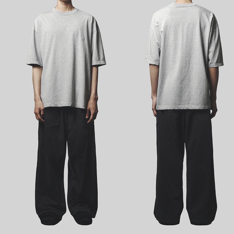Adidas Yeezy Boost 350 V2 Core Black Red 2022/2023, Stussy Youth Brigade Pigment Dyed LS T-Shirt Black 착용 스타일 - 3