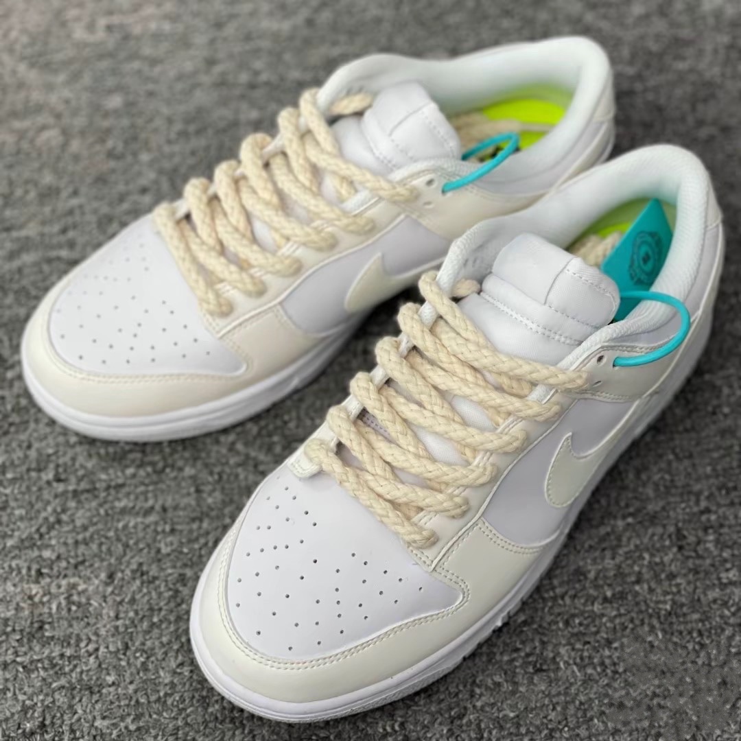 (W) Nike Dunk Low White and Sail 착용 스타일 - 1