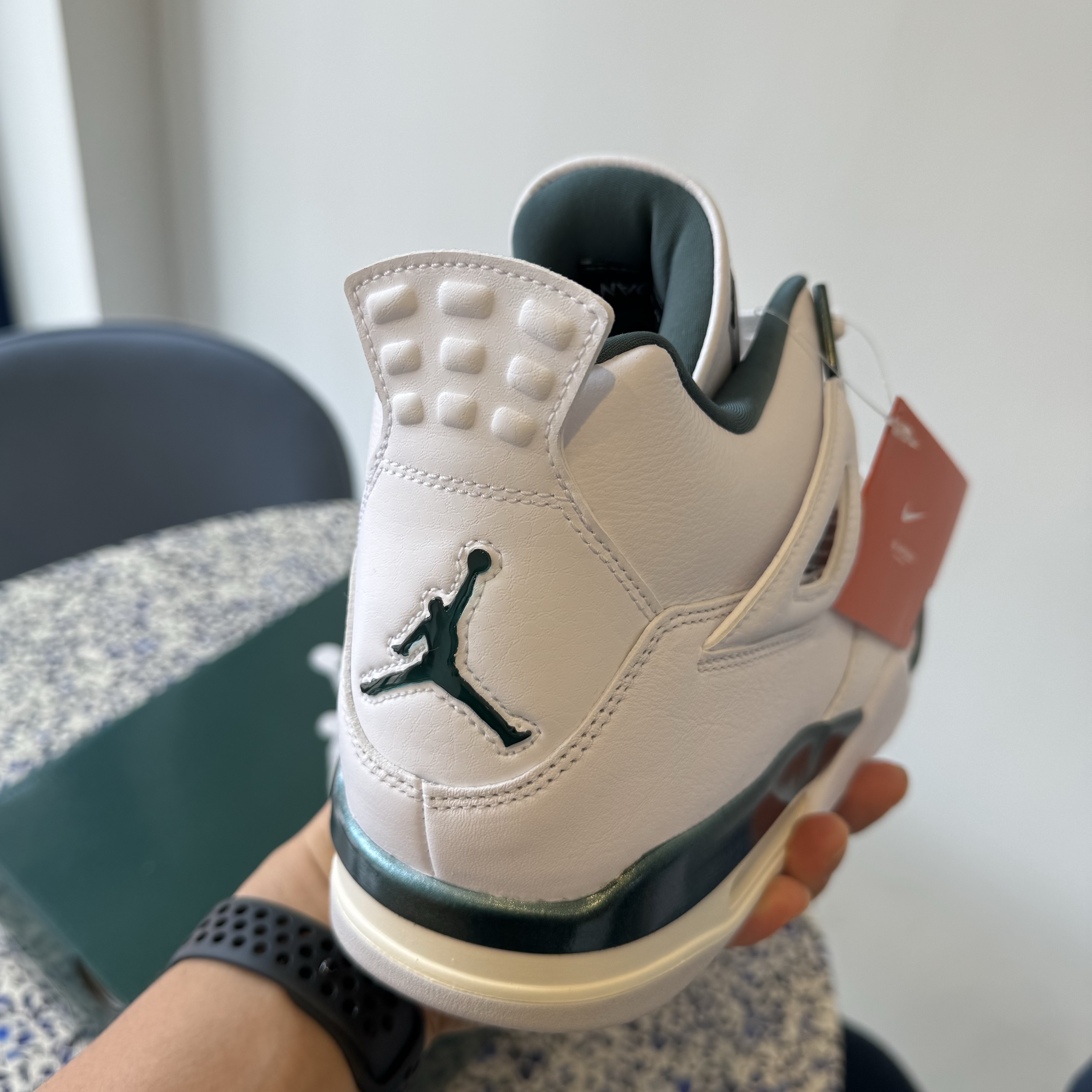 Jordan 4 Retro Oxidized Green 착용 스타일 - 3
