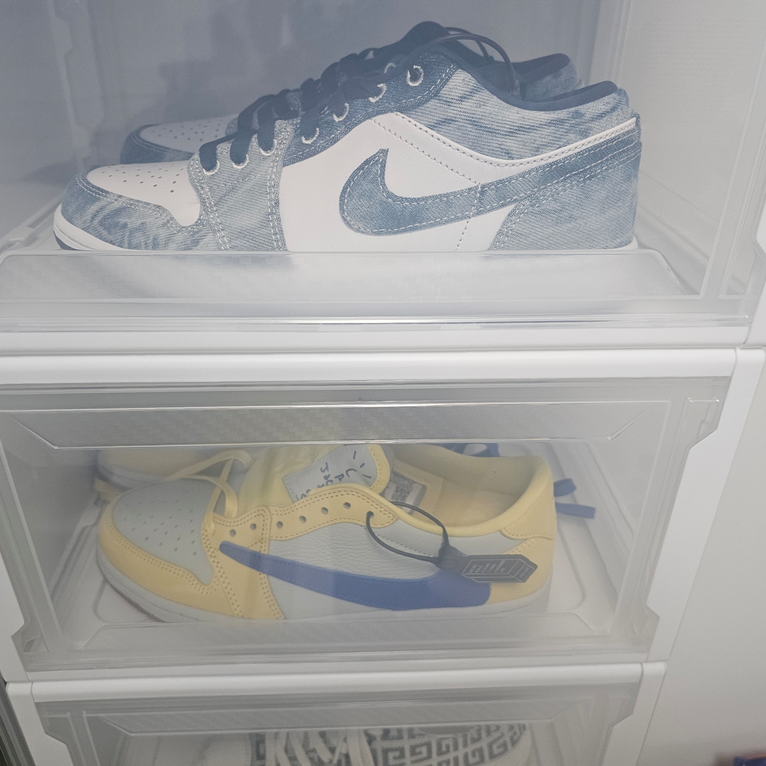 (W) Jordan 1 x Travis Scott Retro Low OG SP Canary 착용 스타일 - 5