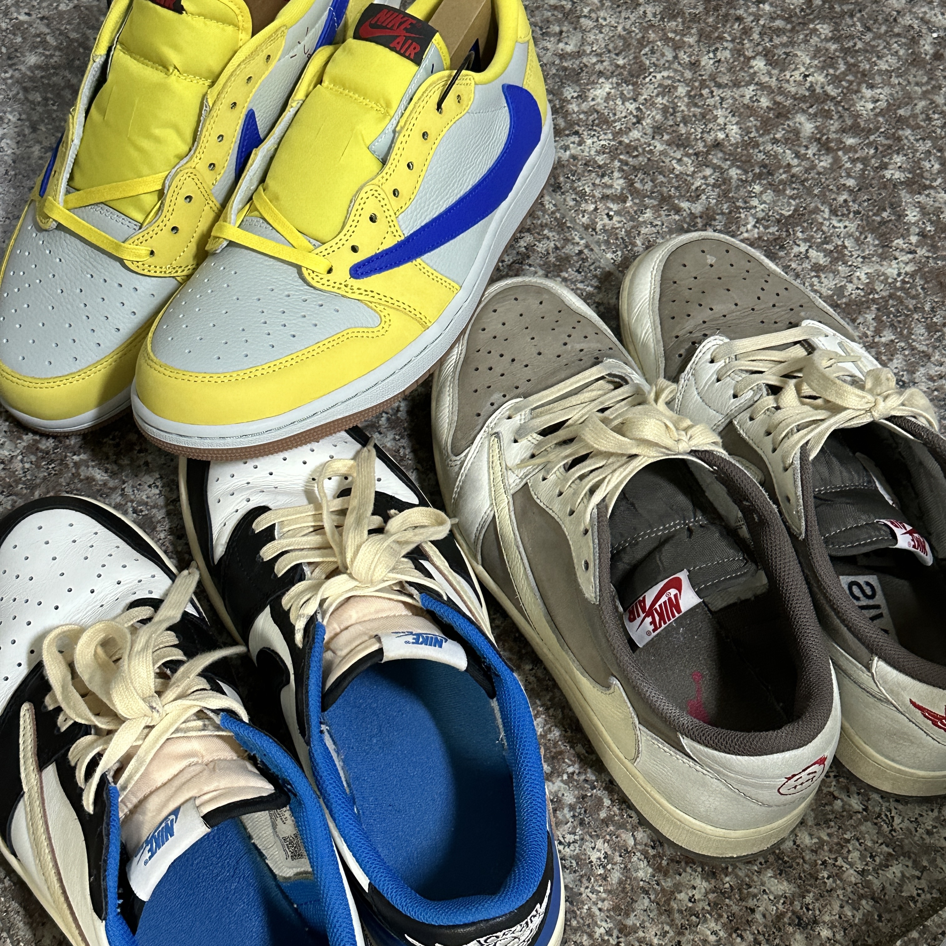 (W) Jordan 1 x Travis Scott Retro Low OG SP Canary, Jordan 1 x Travis Scott x Fragment Retro Low OG SP Military Blue 착용 스타일 - 2