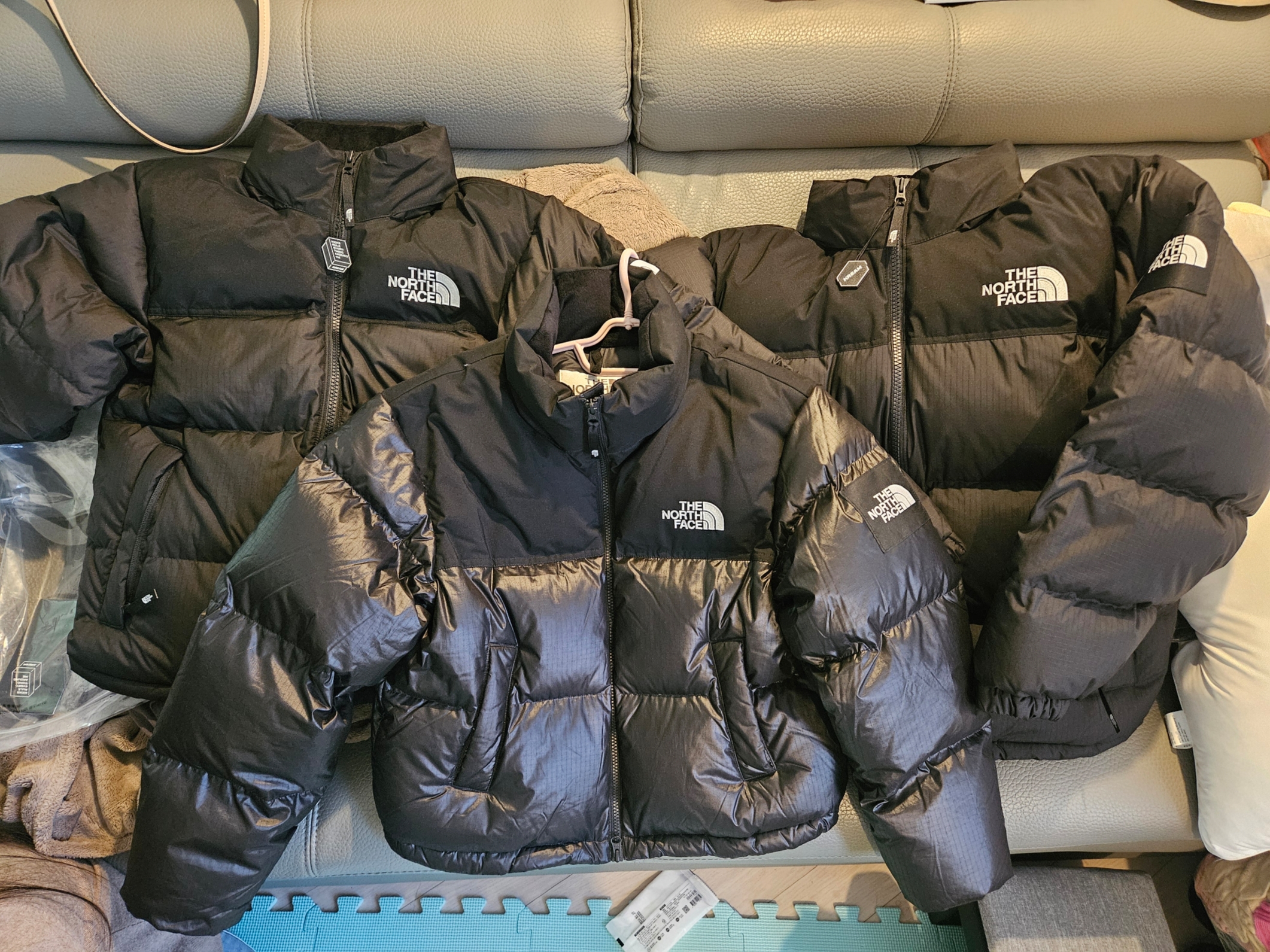 (W) The North Face White Label Novelty Nuptse Down Jacket Black 착용 스타일
